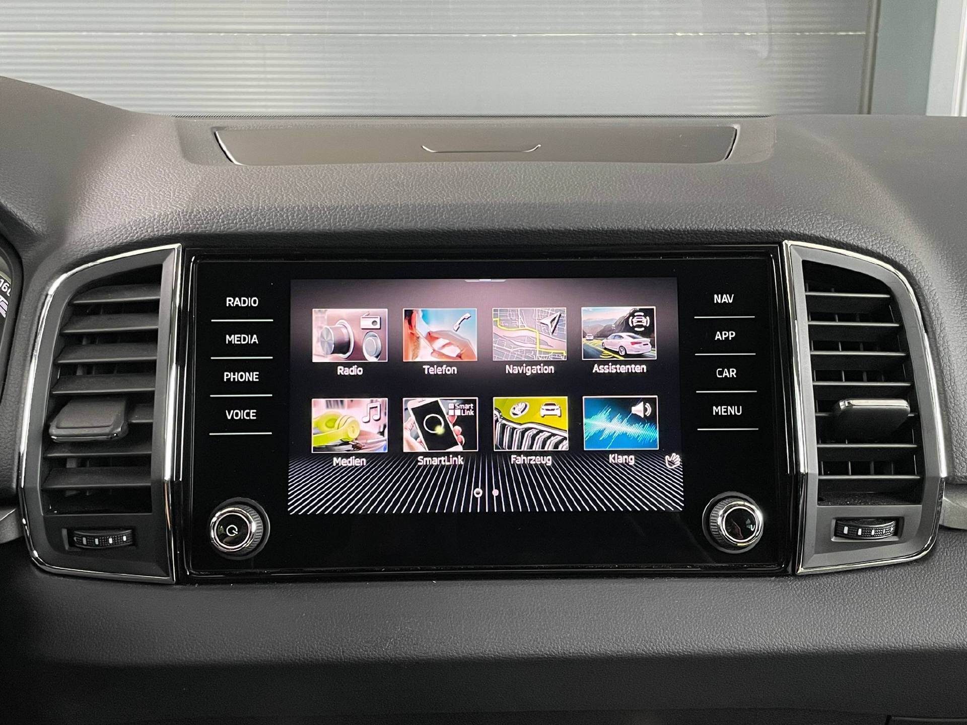 SKODA Karoq 2.0 TDI Ambition 4×4 DSG-13