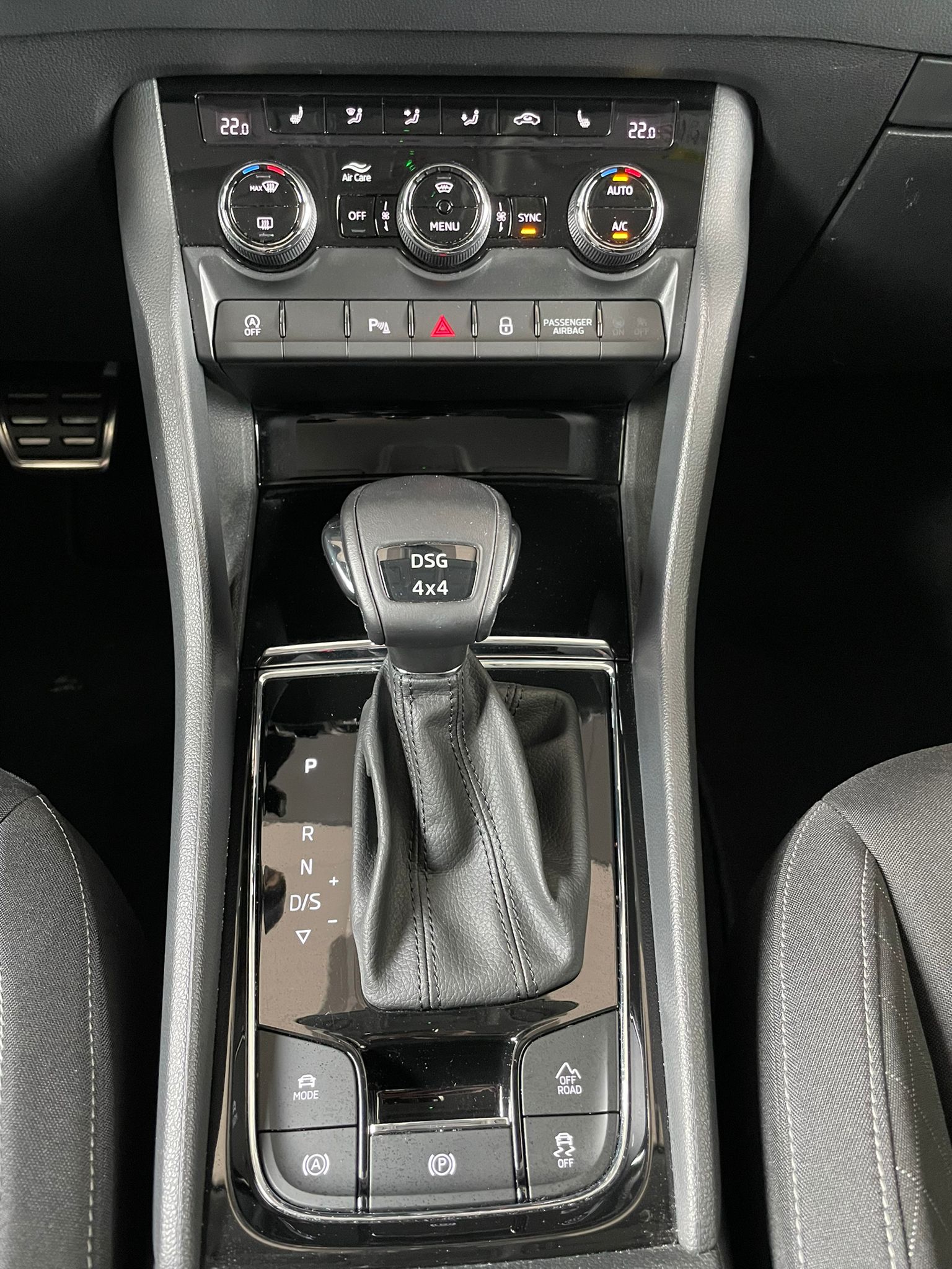 SKODA Karoq 2.0 TDI Ambition 4×4 DSG-7