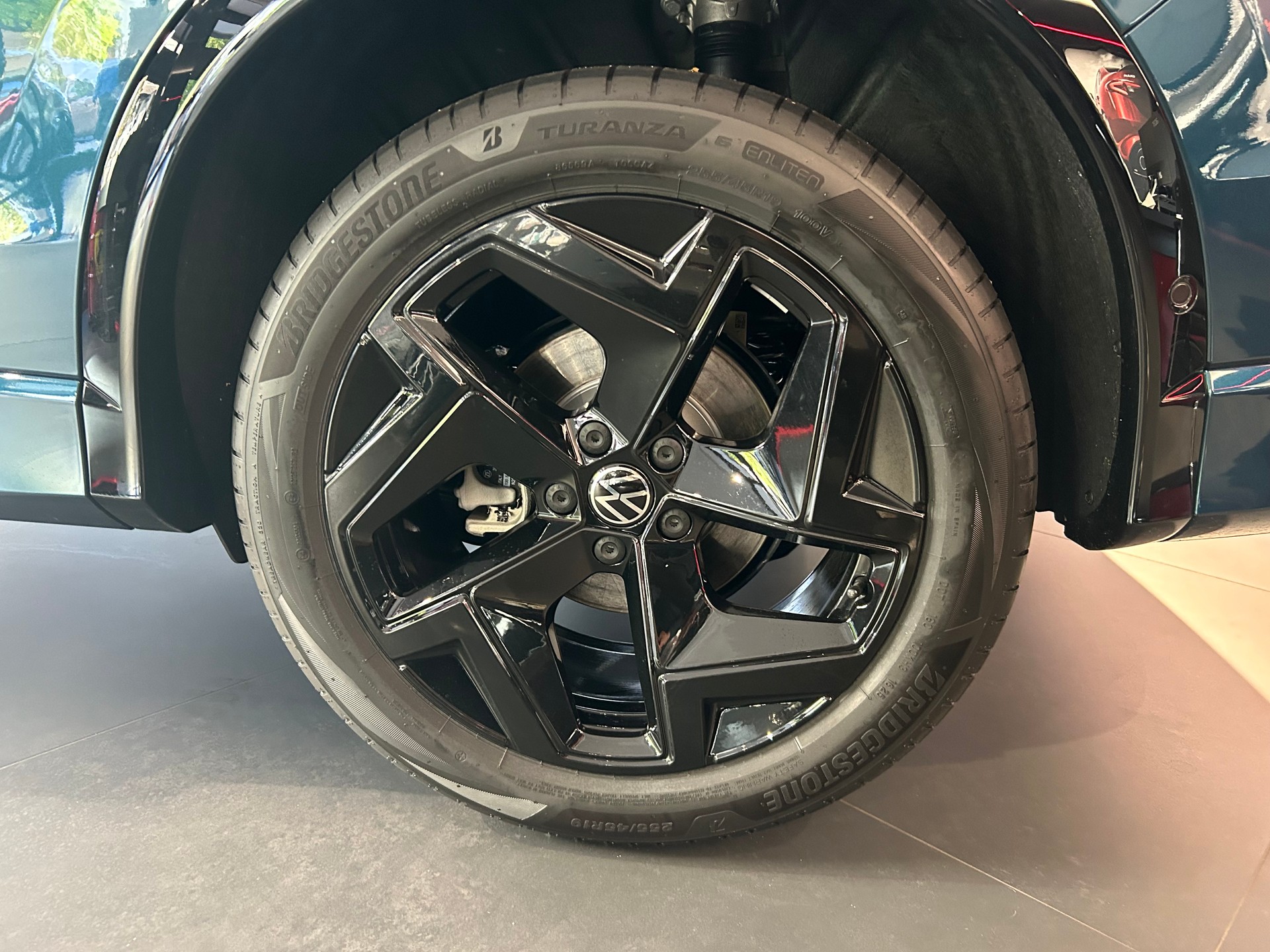 VW Tiguan 2.0 TSI DSG R-Line 4Motion - 3