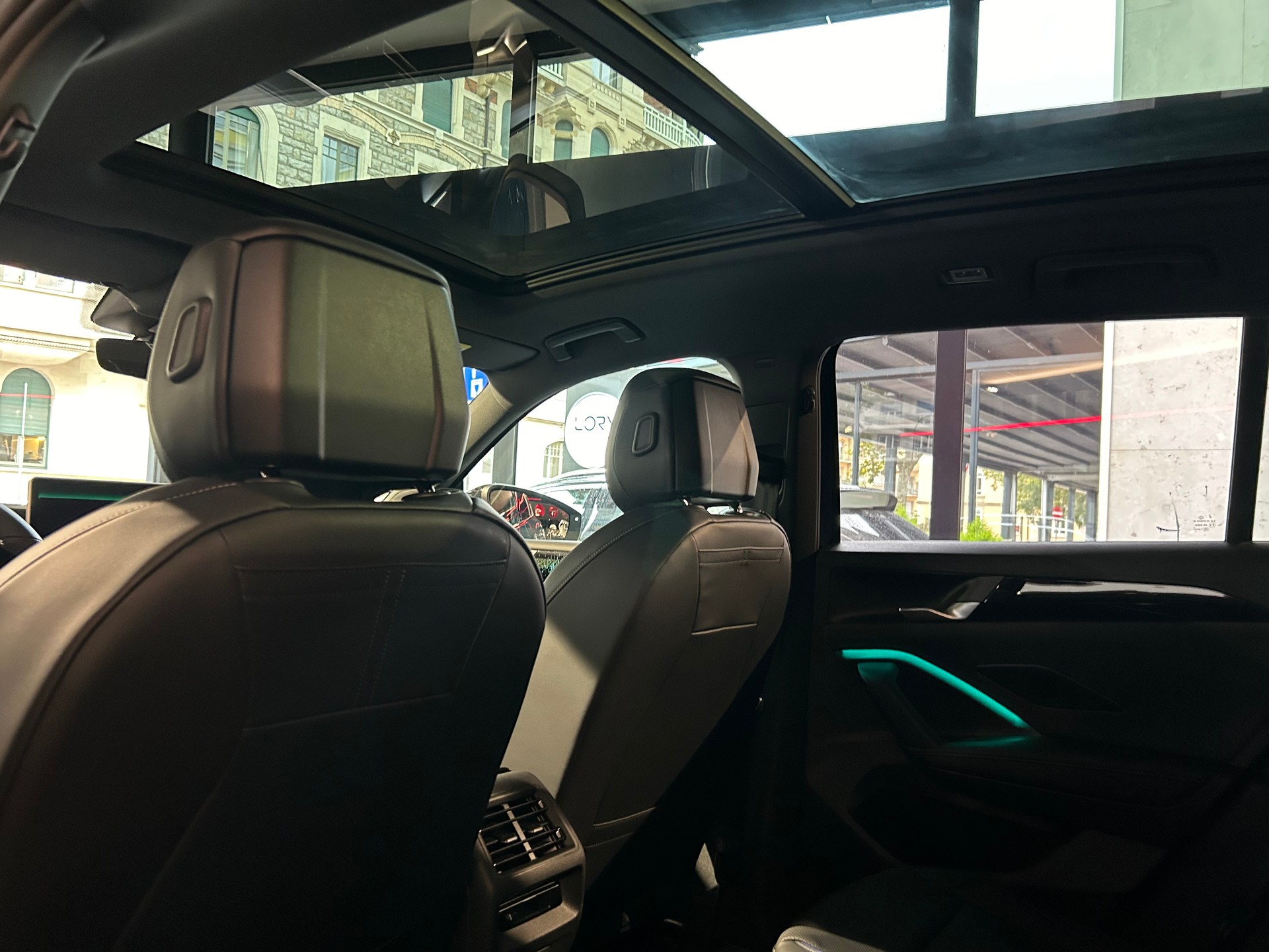 VW Tiguan 2.0 TSI DSG R-Line 4Motion - 14