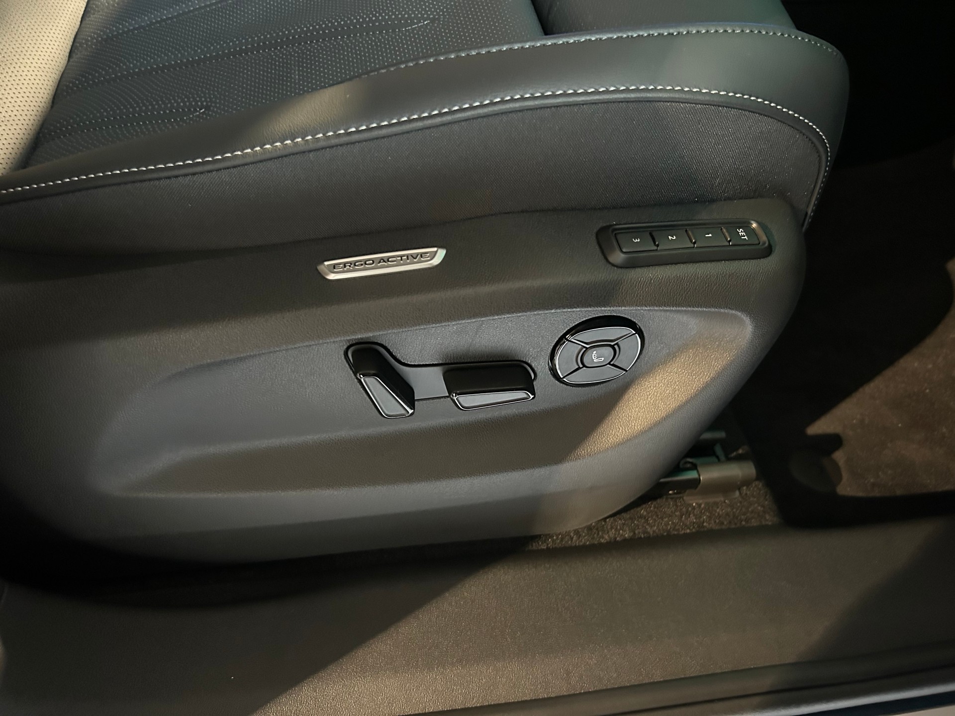 VW Tiguan 2.0 TSI DSG R-Line 4Motion - 11