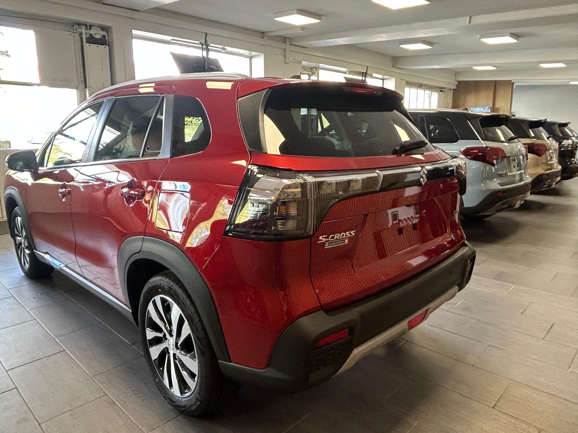 SUZUKI S-Cross 1.5 Compact Top Hybrid 4 ROUES HIVER OFFERTES - 6