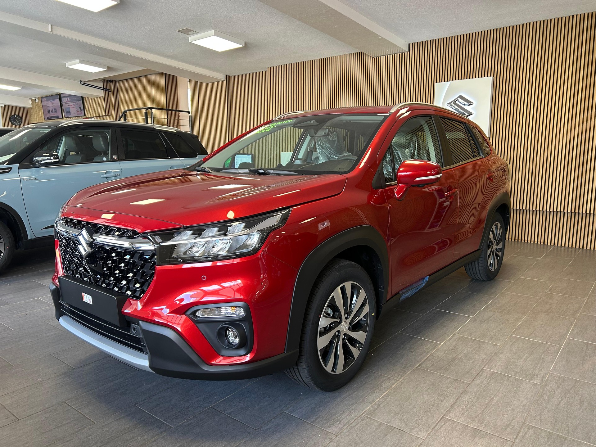 SUZUKI S-Cross 1.5 Compact Top Hybrid 4 ROUES HIVER OFFERTES - 5