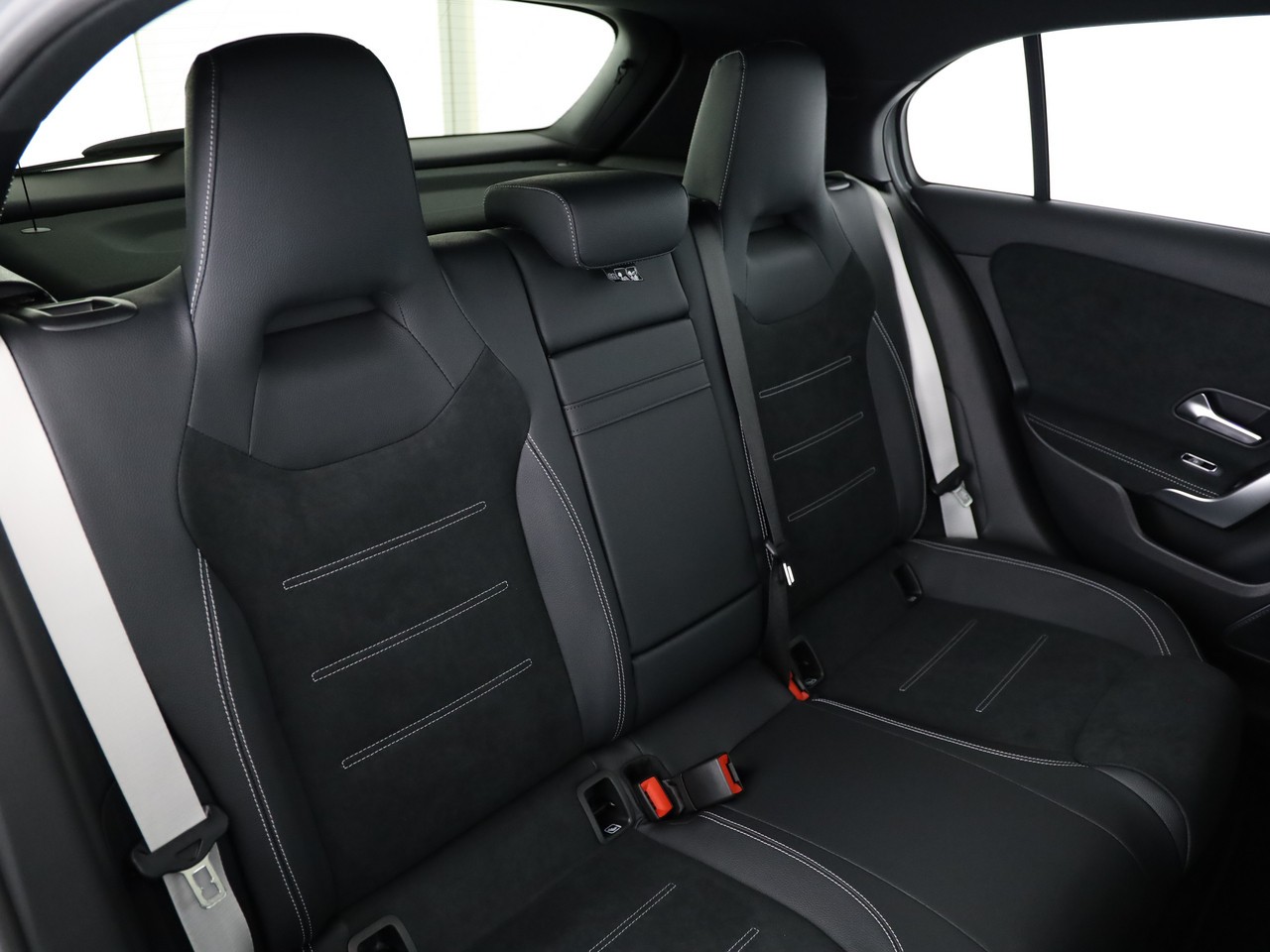 MERCEDES-BENZ A 250 4Matic 8G-DCT - 13