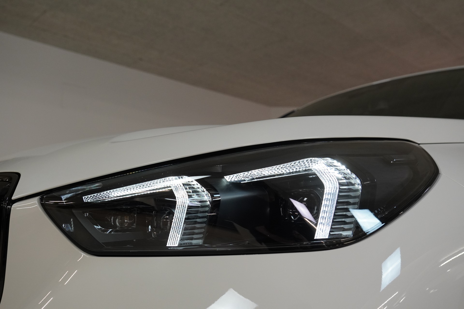 BMW X1 xDrive 23d 48V M Sport Pro - 9