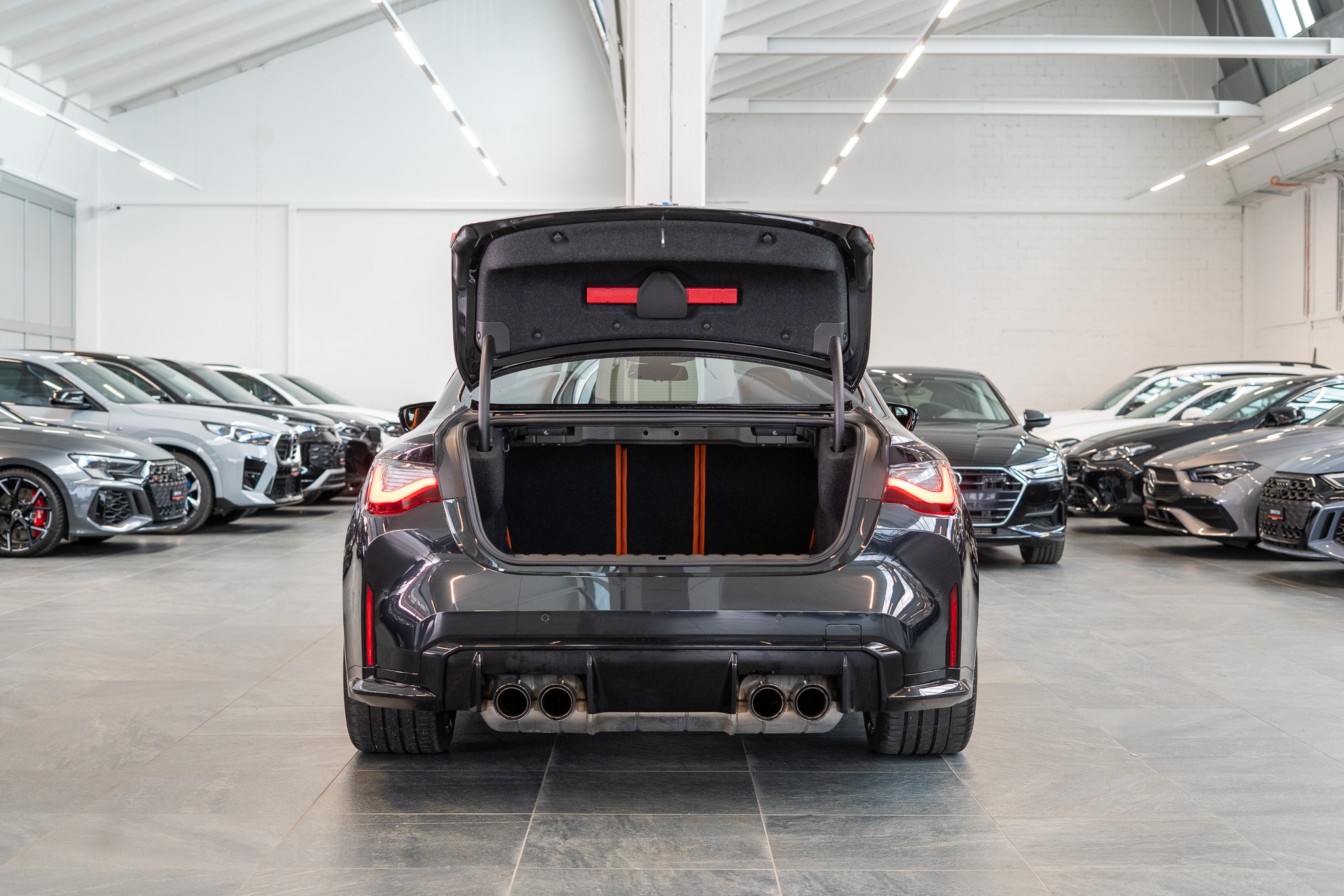 M4 Competition xDrive Coupé / M Carbon Schalensitze / Keramik Bremsanlage / Head-Up Display