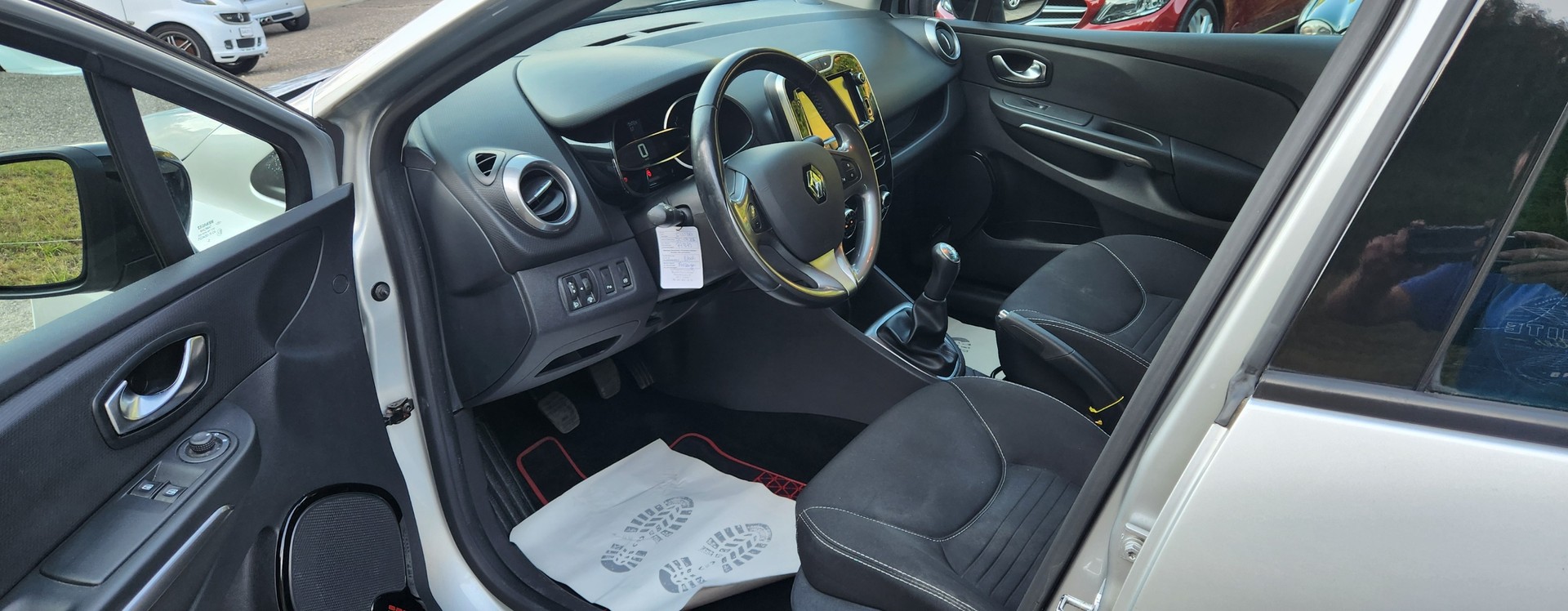 RENAULT Clio 1.5 dCi Limited - 12