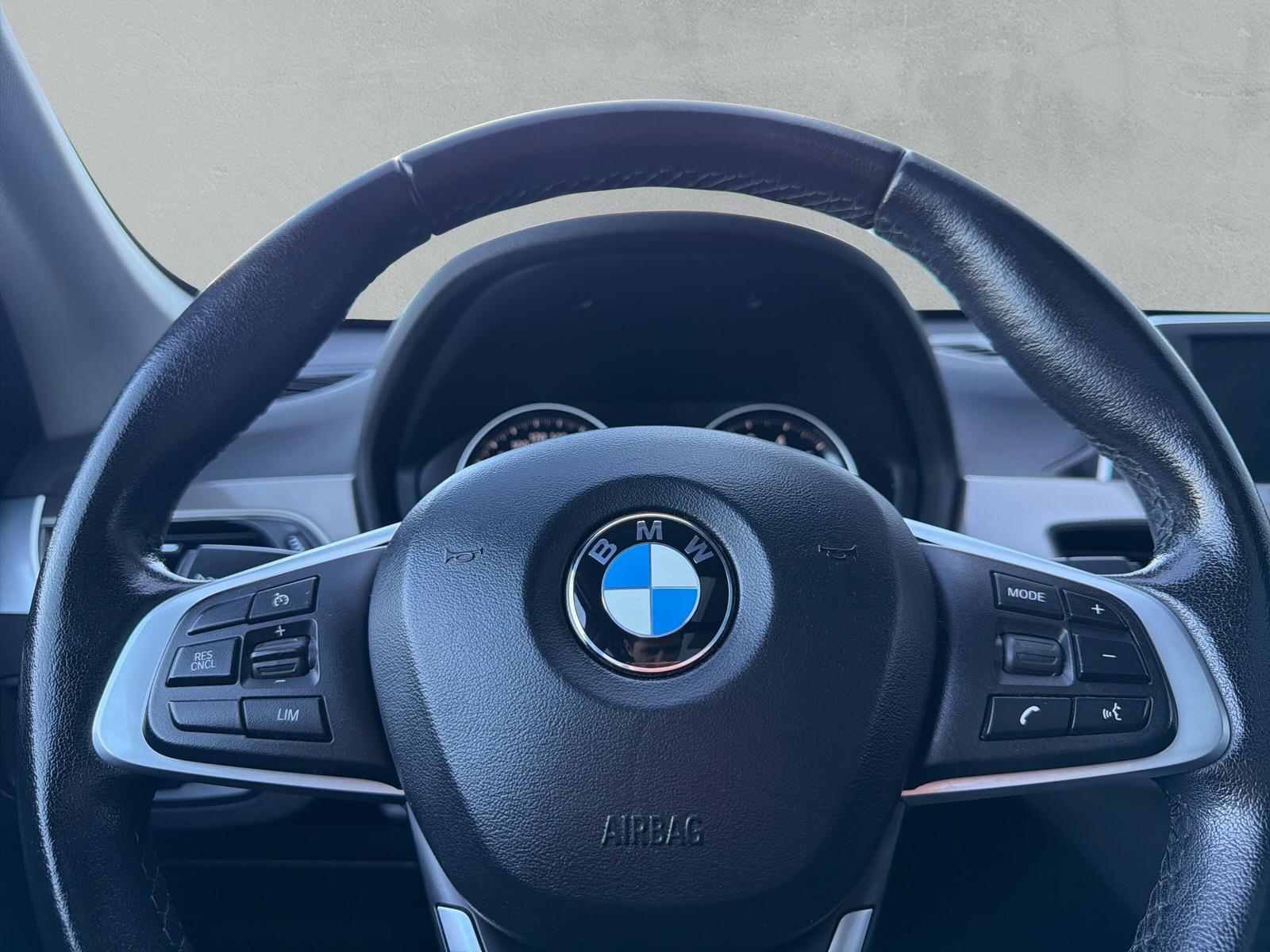 BMW X1 18i sDrive X-line (CH) ** Action Leasing à 2.88% Jusqu'au 30.09.2026 ** - 18
