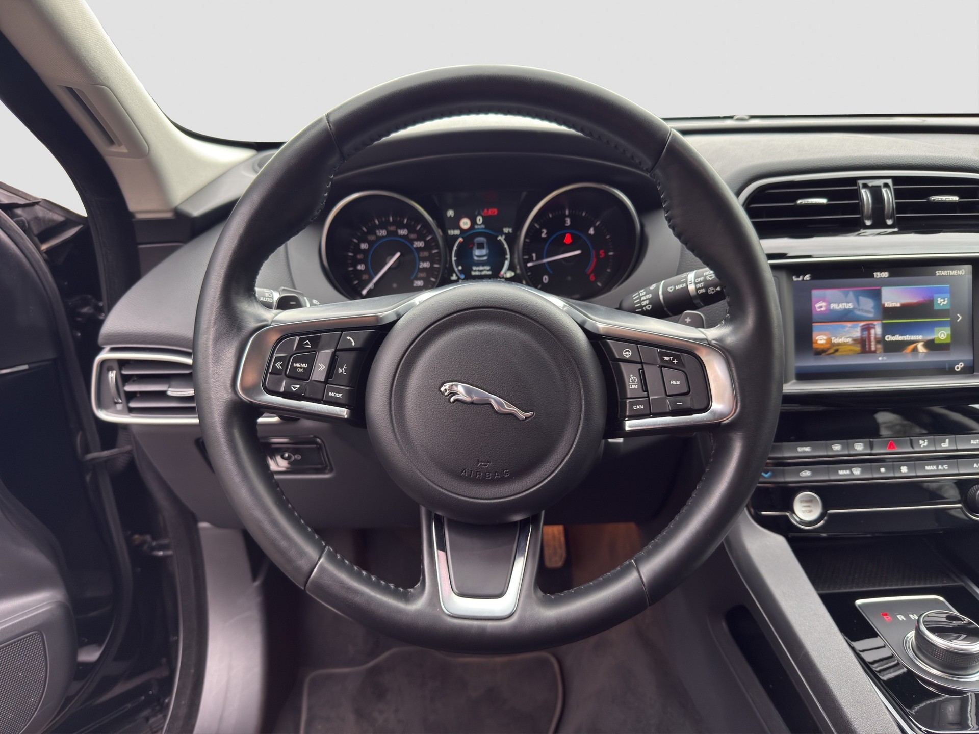 JAGUAR F-Pace 2.0d Prestige AWD Automatik - 13