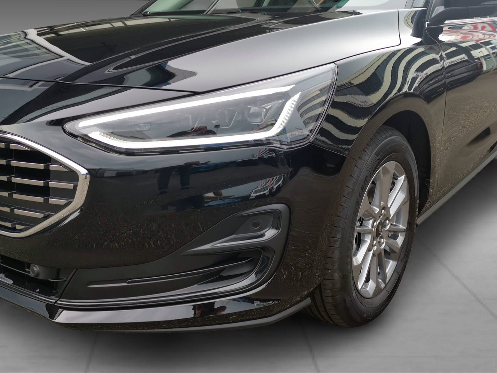 FORD Focus Station Wagon 1.0i EcoB Hybrid 125 Titanium Edition - 14