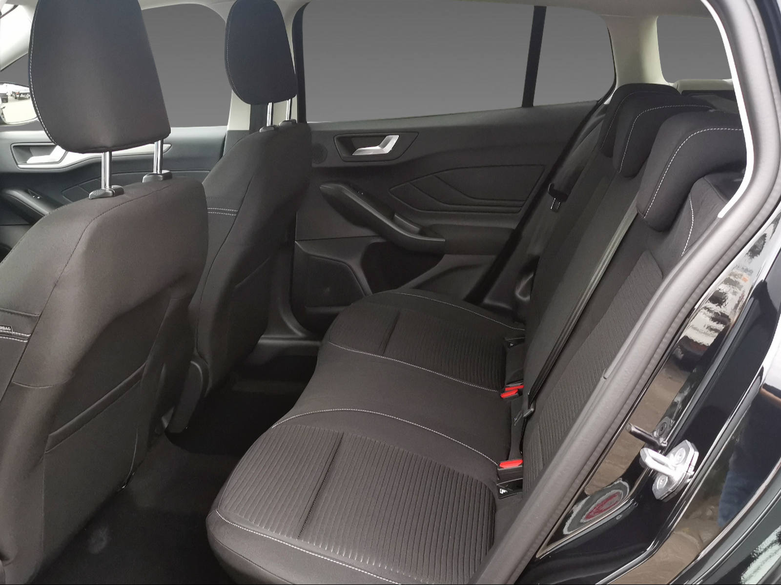 FORD Focus Station Wagon 1.0i EcoB Hybrid 125 Titanium Edition - 12