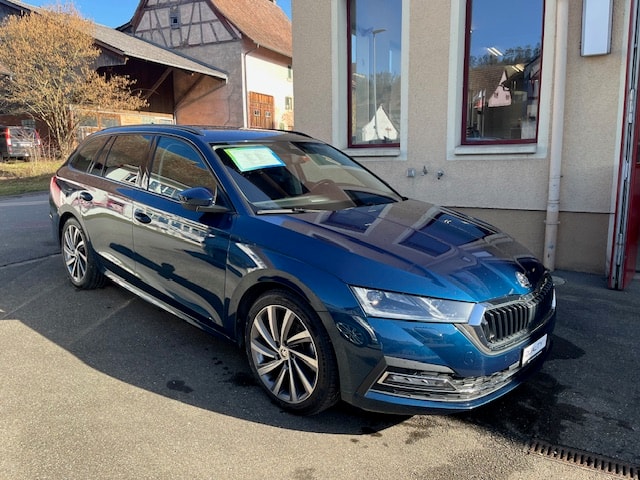 SKODA Octavia Combi 2.0 TDI Style 4x4 DSG