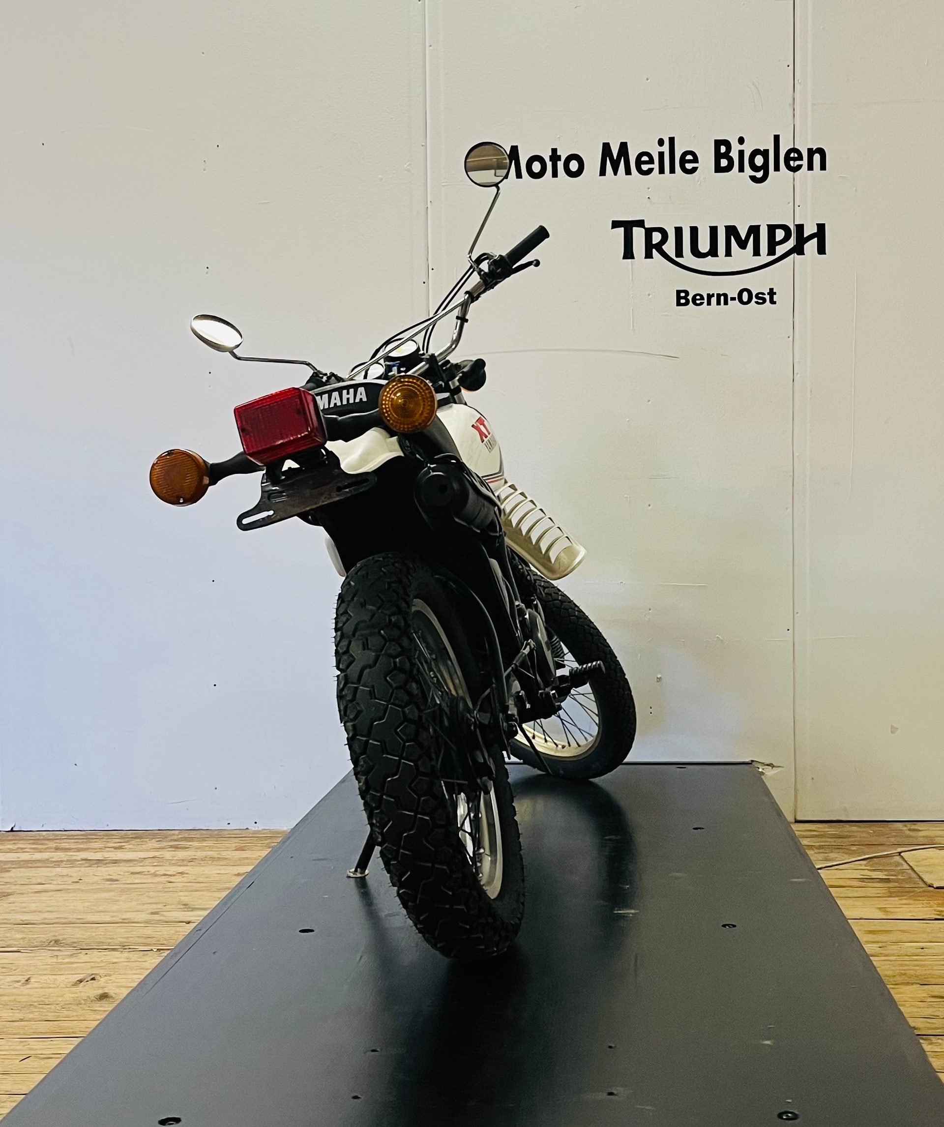 YAMAHA XT 250 - 6