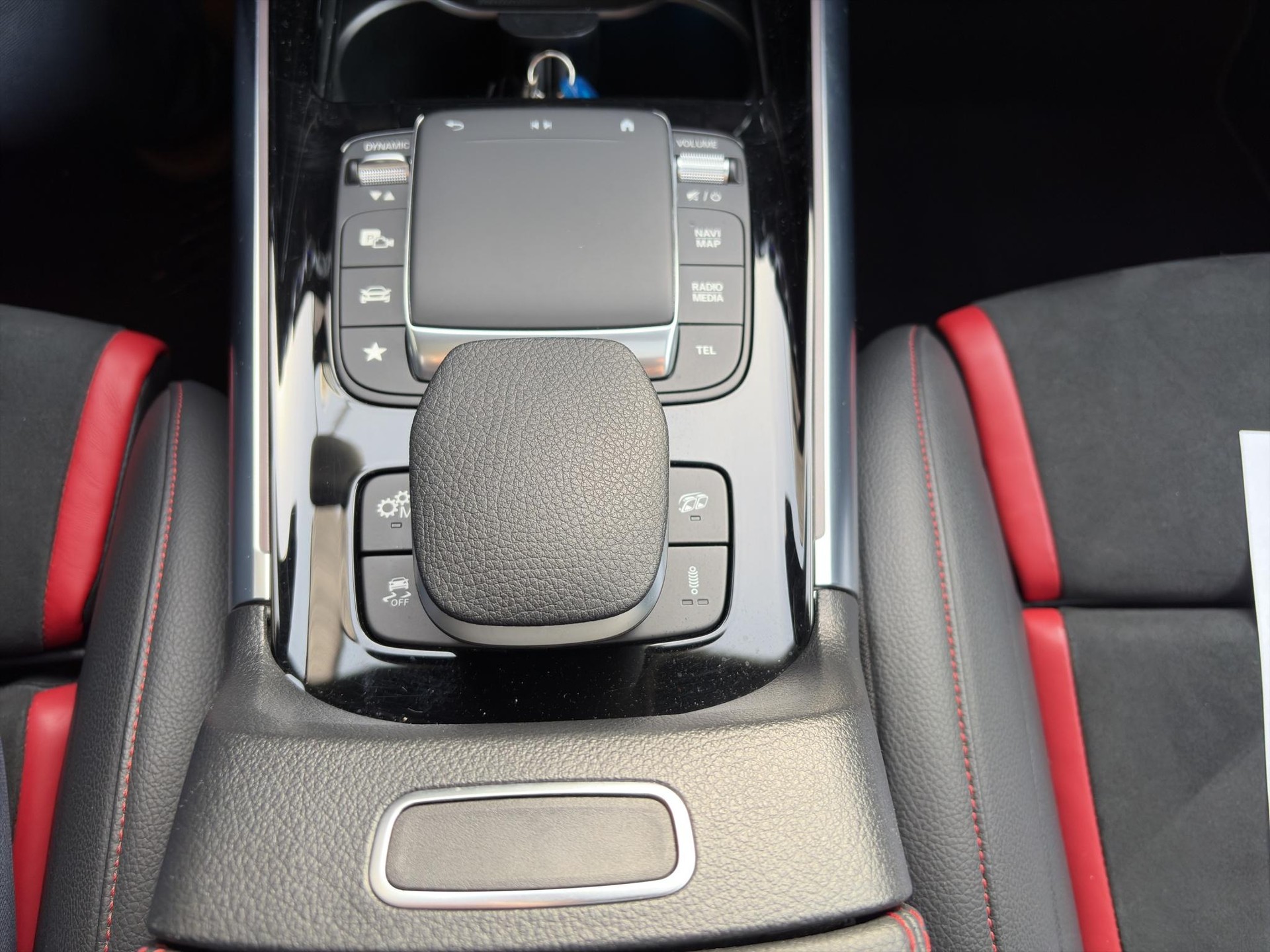 MERCEDES-BENZ GLA 45 S AMG 4matic+ - 16
