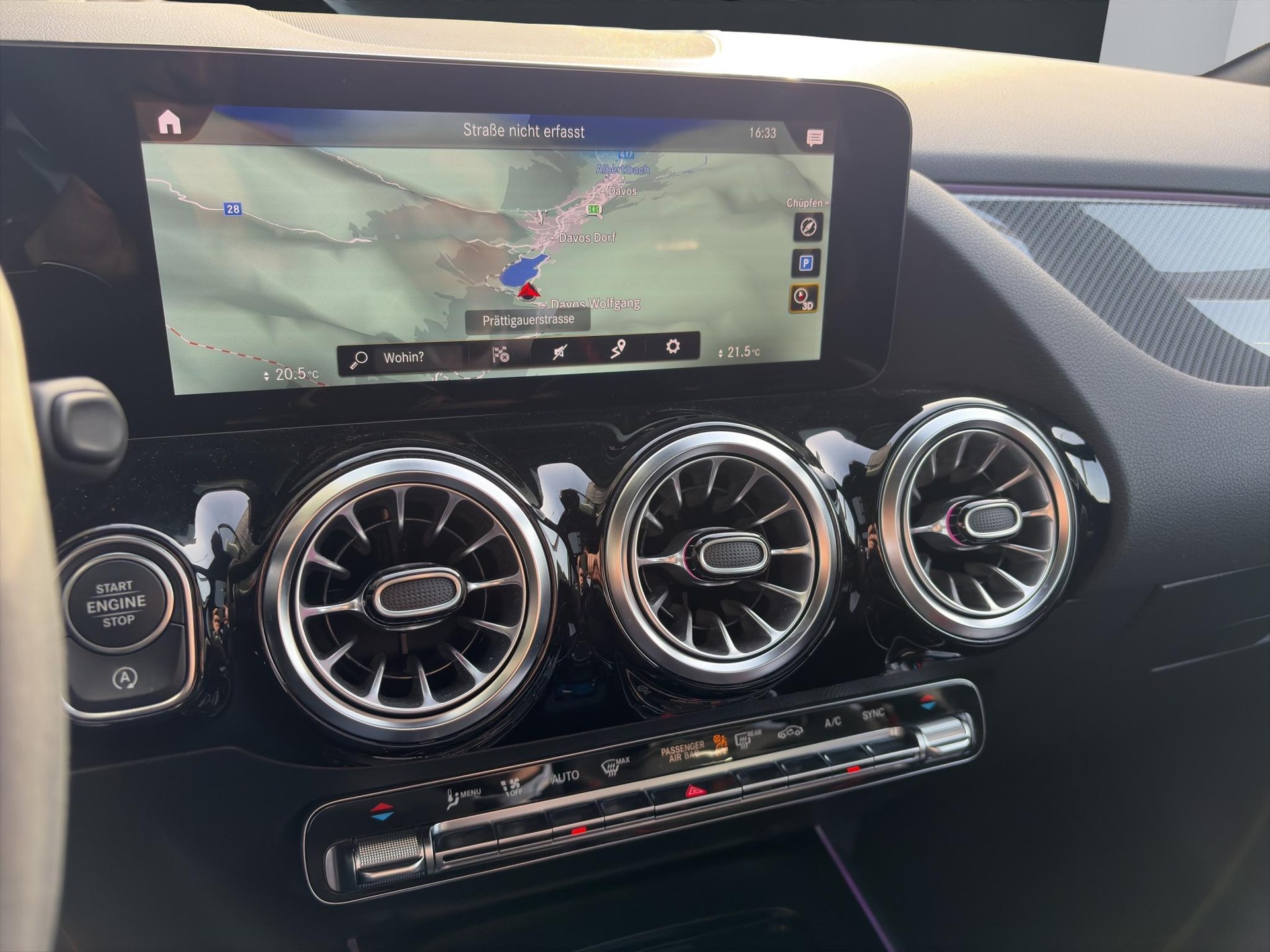 MERCEDES-BENZ GLA 45 S AMG 4matic+ - 13