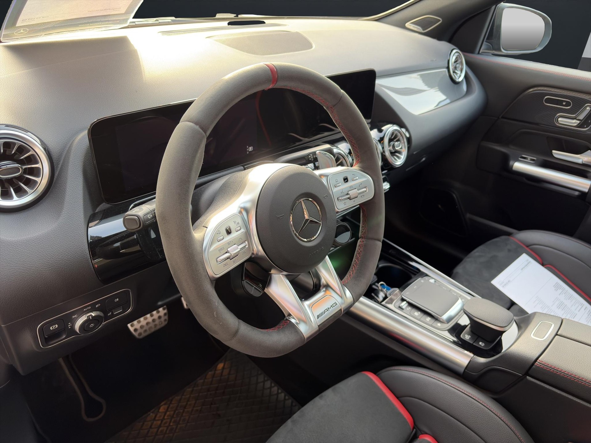 MERCEDES-BENZ GLA 45 S AMG 4matic+ - 10