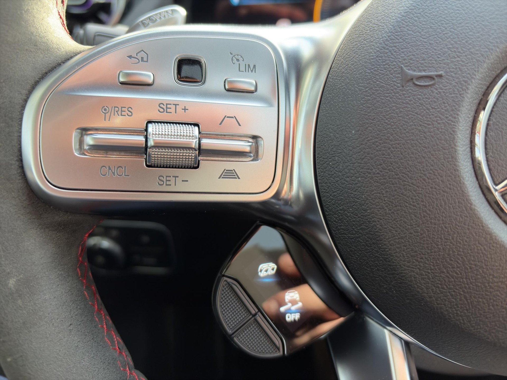 MERCEDES-BENZ GLA 45 S AMG 4matic+ - 12