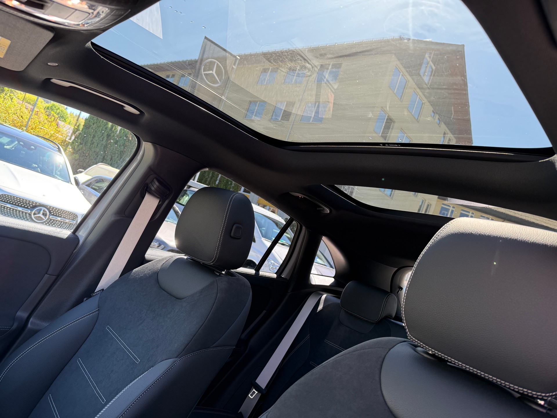 MERCEDES-BENZ GLA 250 4Matic 8G-DCT - 12