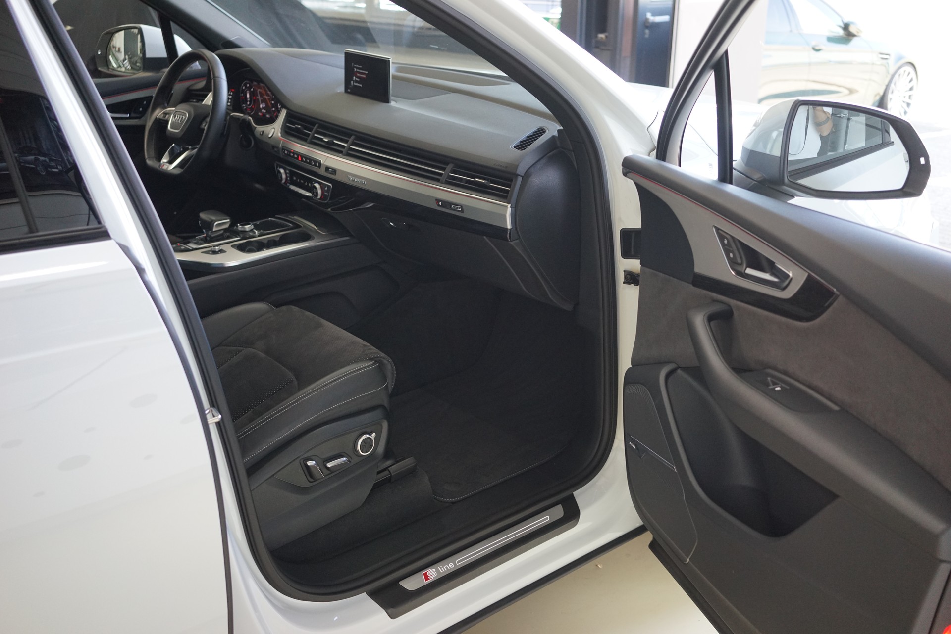 AUDI Q7 3.0 TDI quattro tiptronic - 26