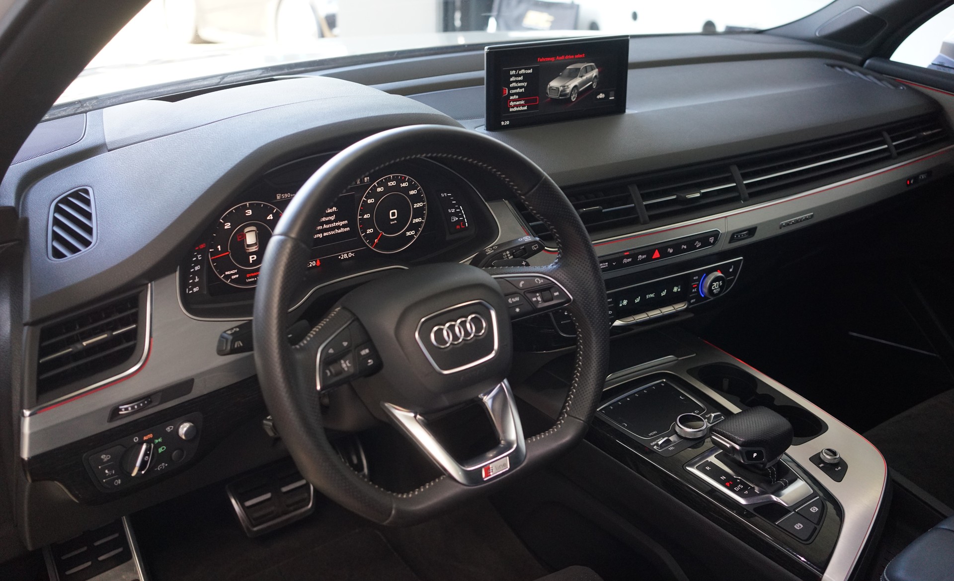 AUDI Q7 3.0 TDI quattro tiptronic - 16