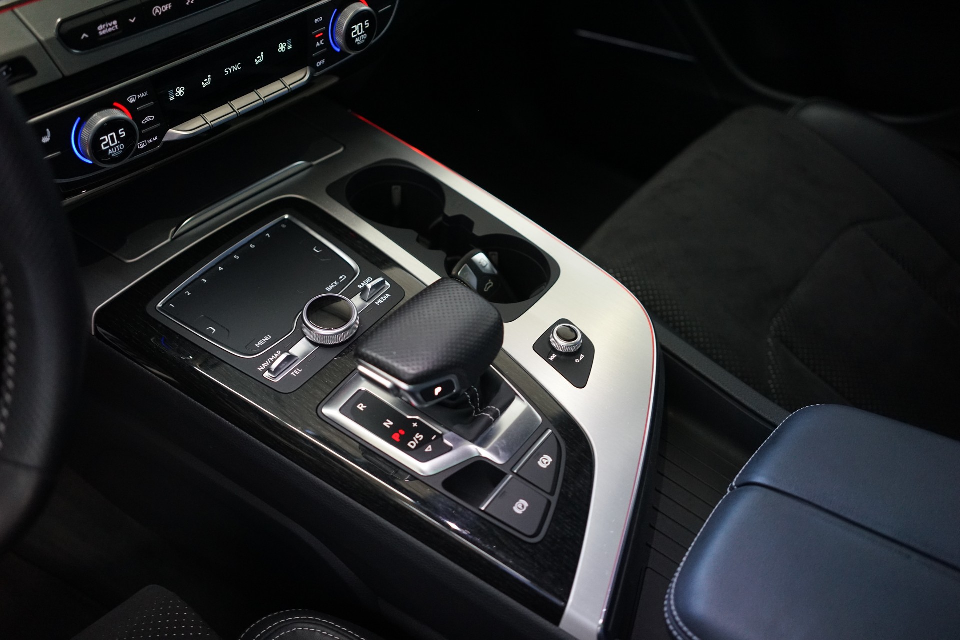 AUDI Q7 3.0 TDI quattro tiptronic - 18