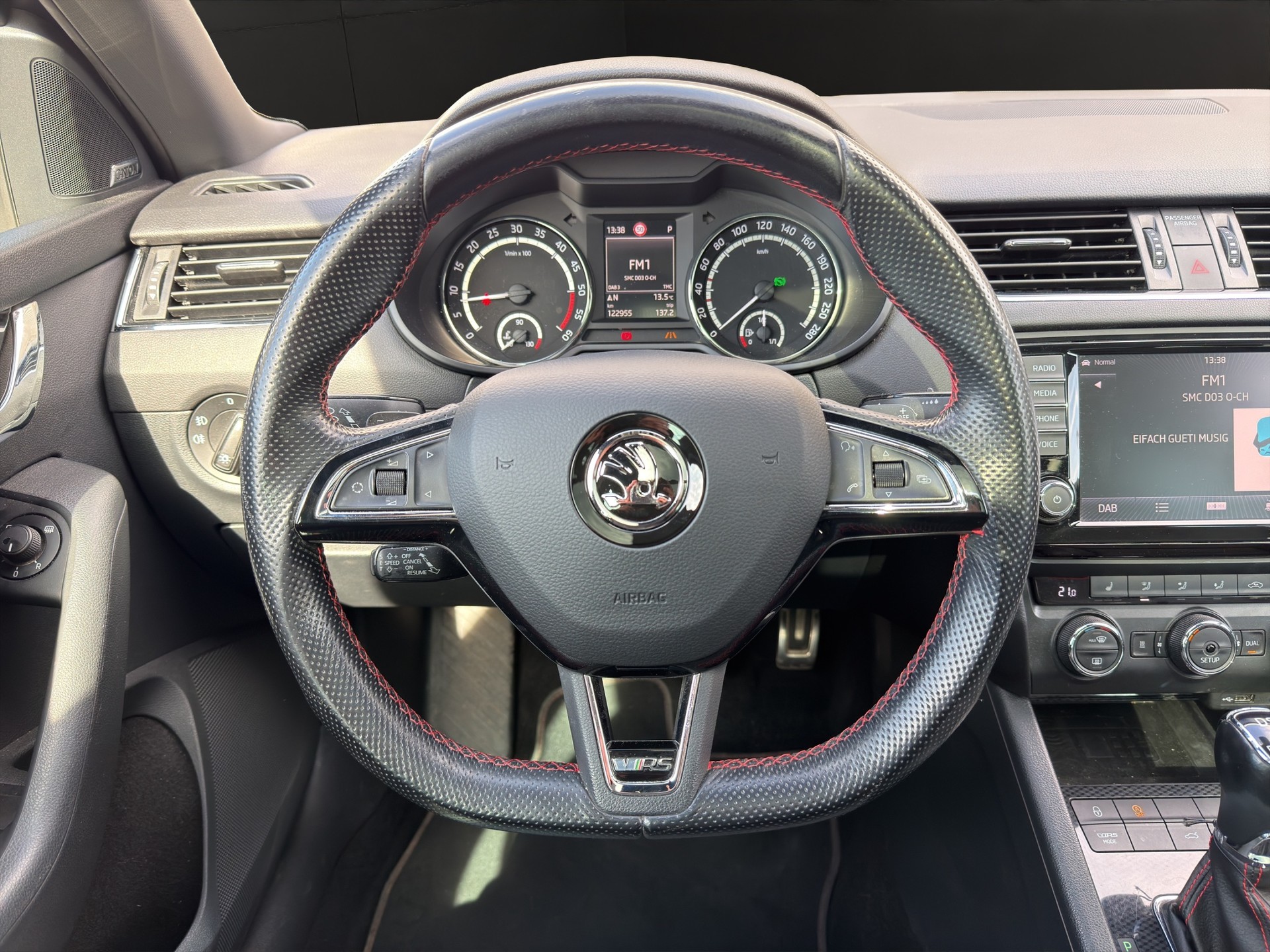 SKODA Octavia Combi 2.0 TDI RS CHALLENGE DSG - 11