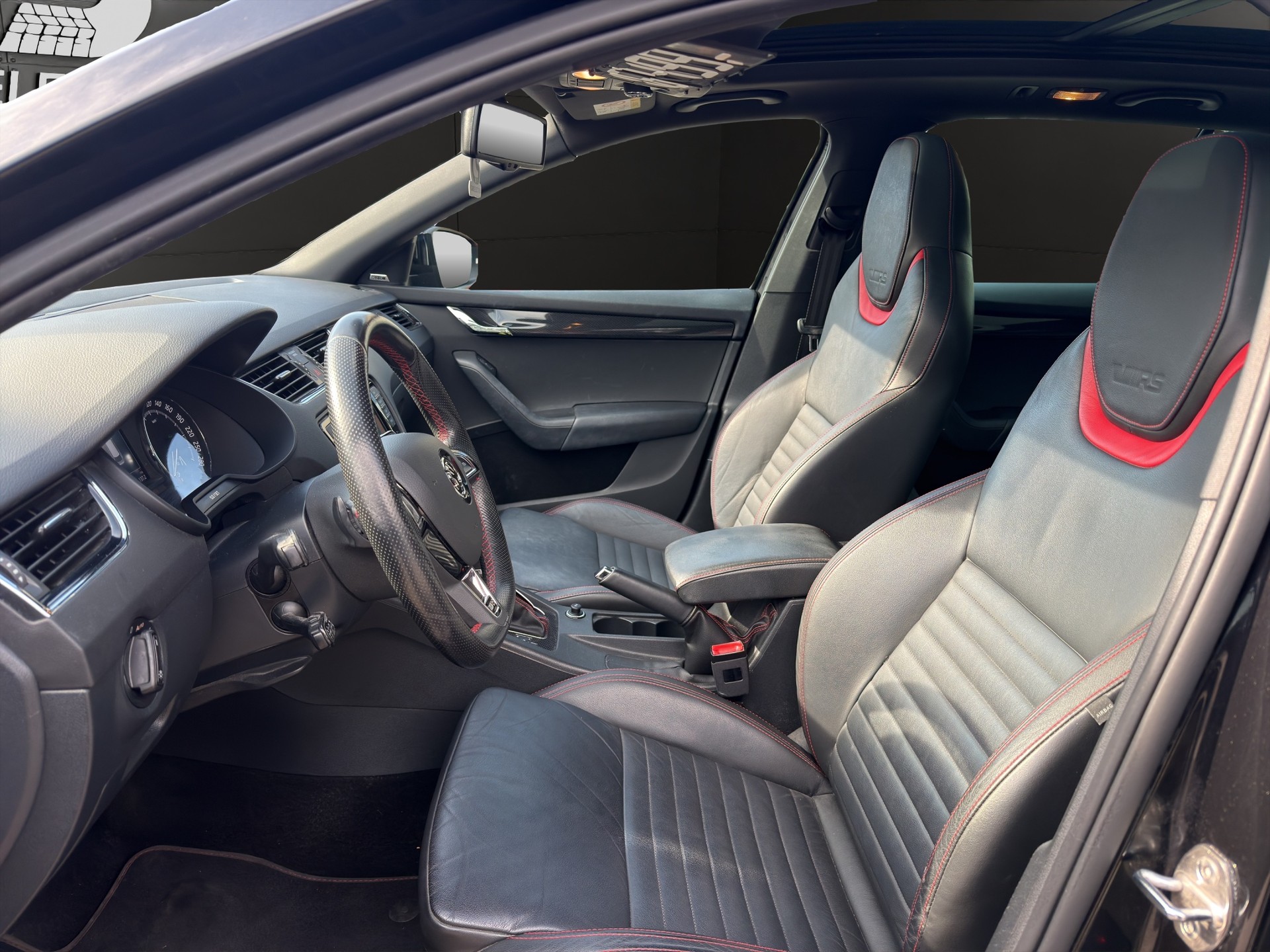 SKODA Octavia Combi 2.0 TDI RS CHALLENGE DSG - 8