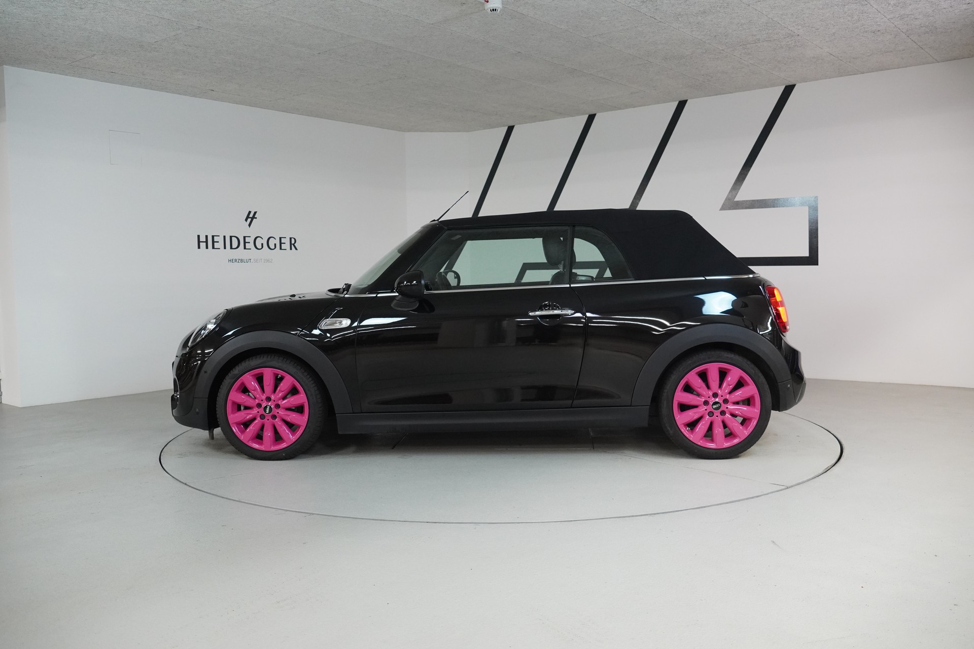 MINI Cooper S Cabriolet - 16