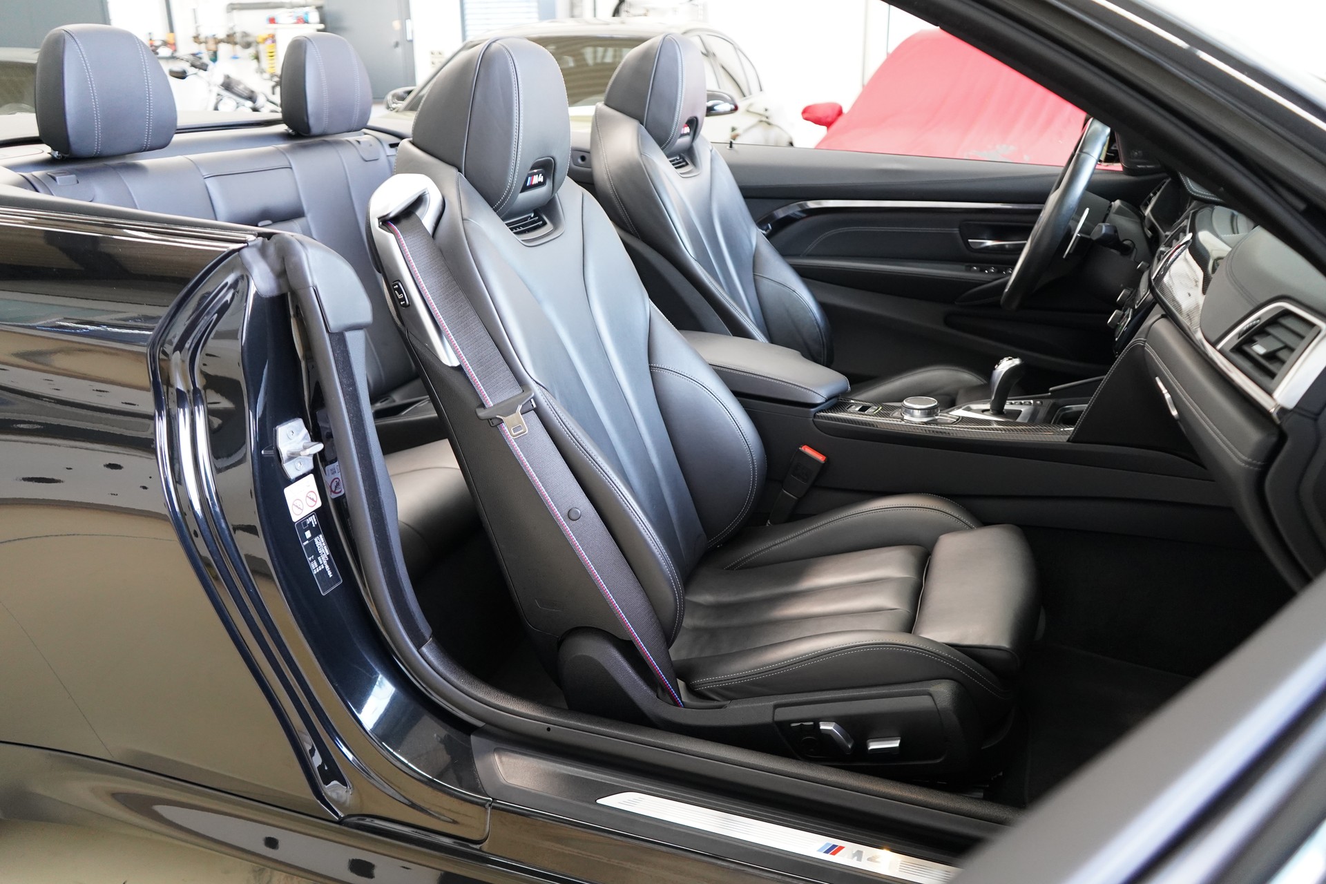 BMW M4 Cabriolet Drivelogic M Competition - 31
