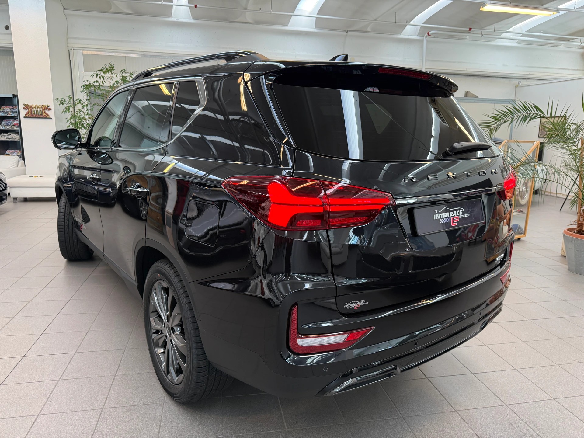 KGM-SsangYong Rexton 2.2 CRDi Blackline 4WD AT - 5