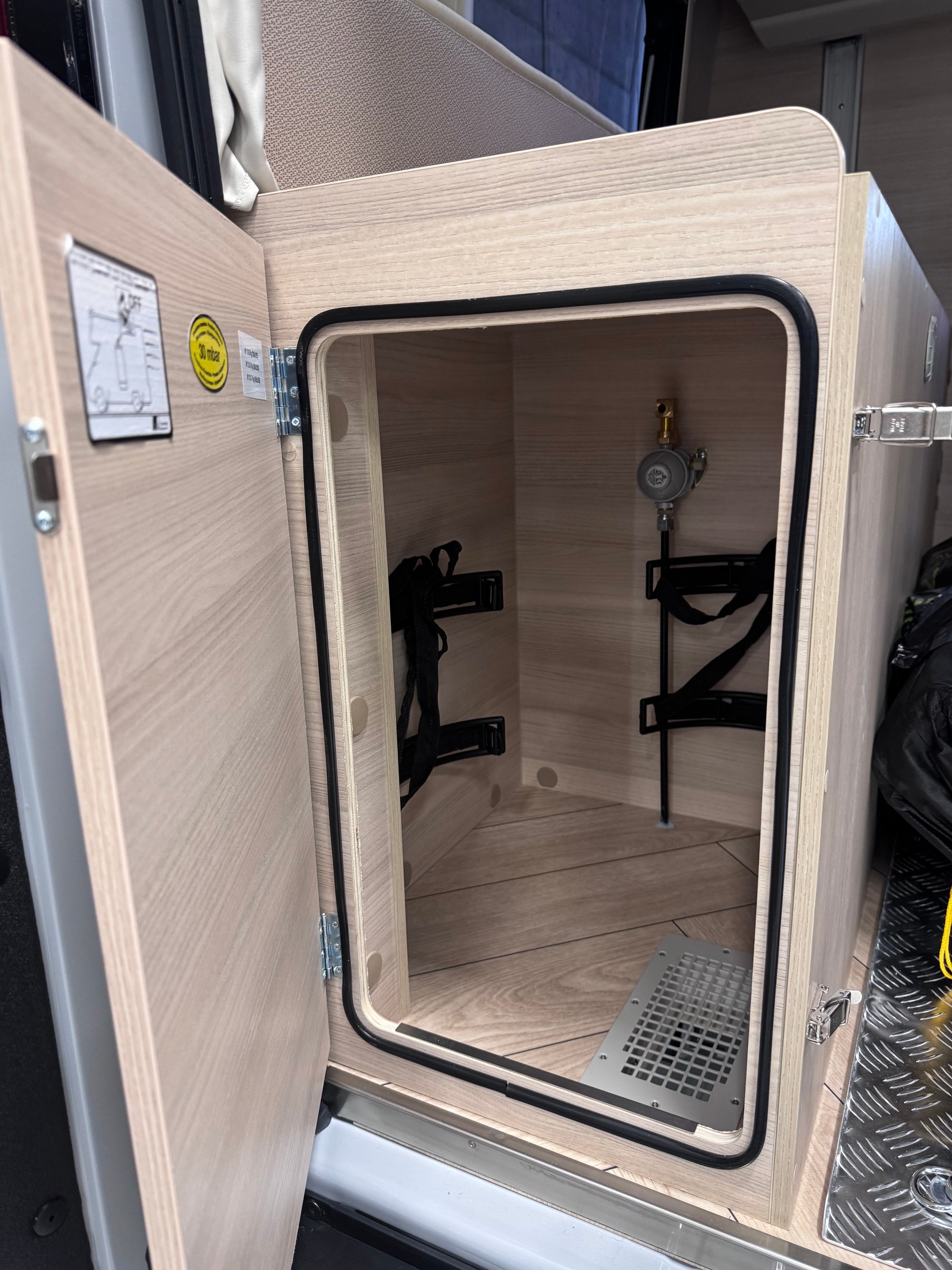 CHALLENGER V210 Sport Edition 2026 - 11