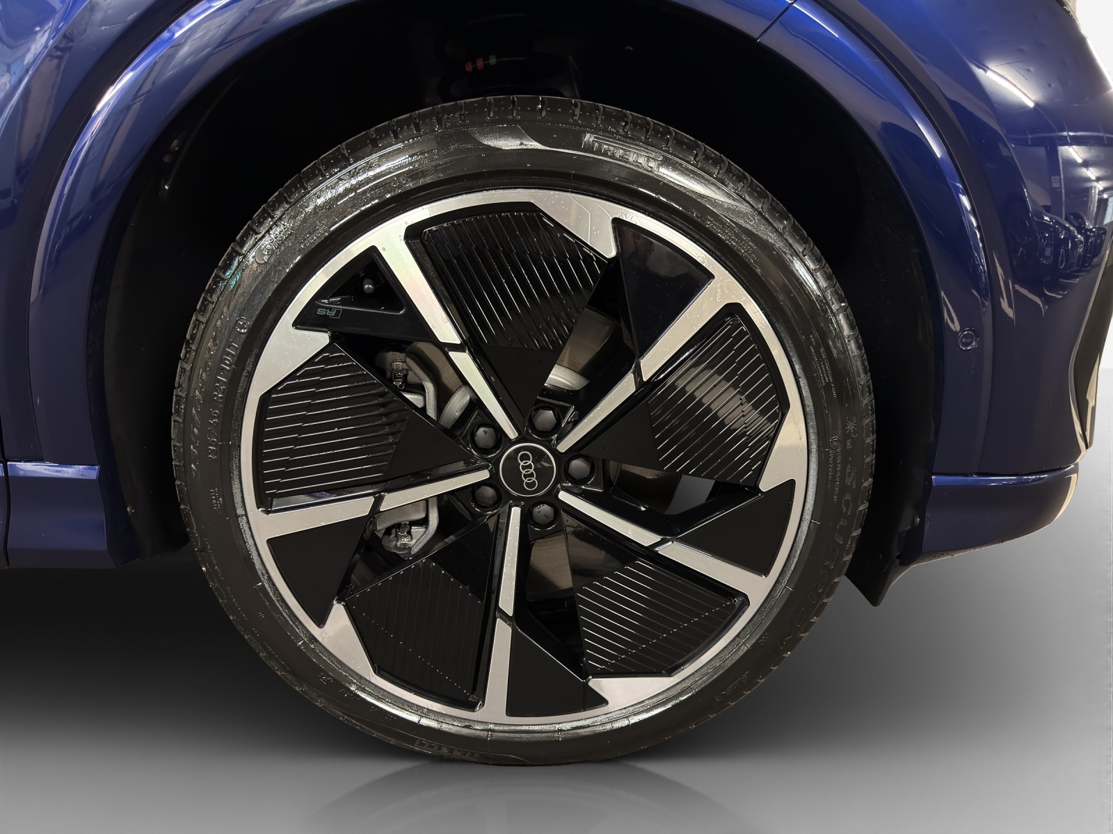 AUDI Q4 e-tron 45 Attraction quattro - 16