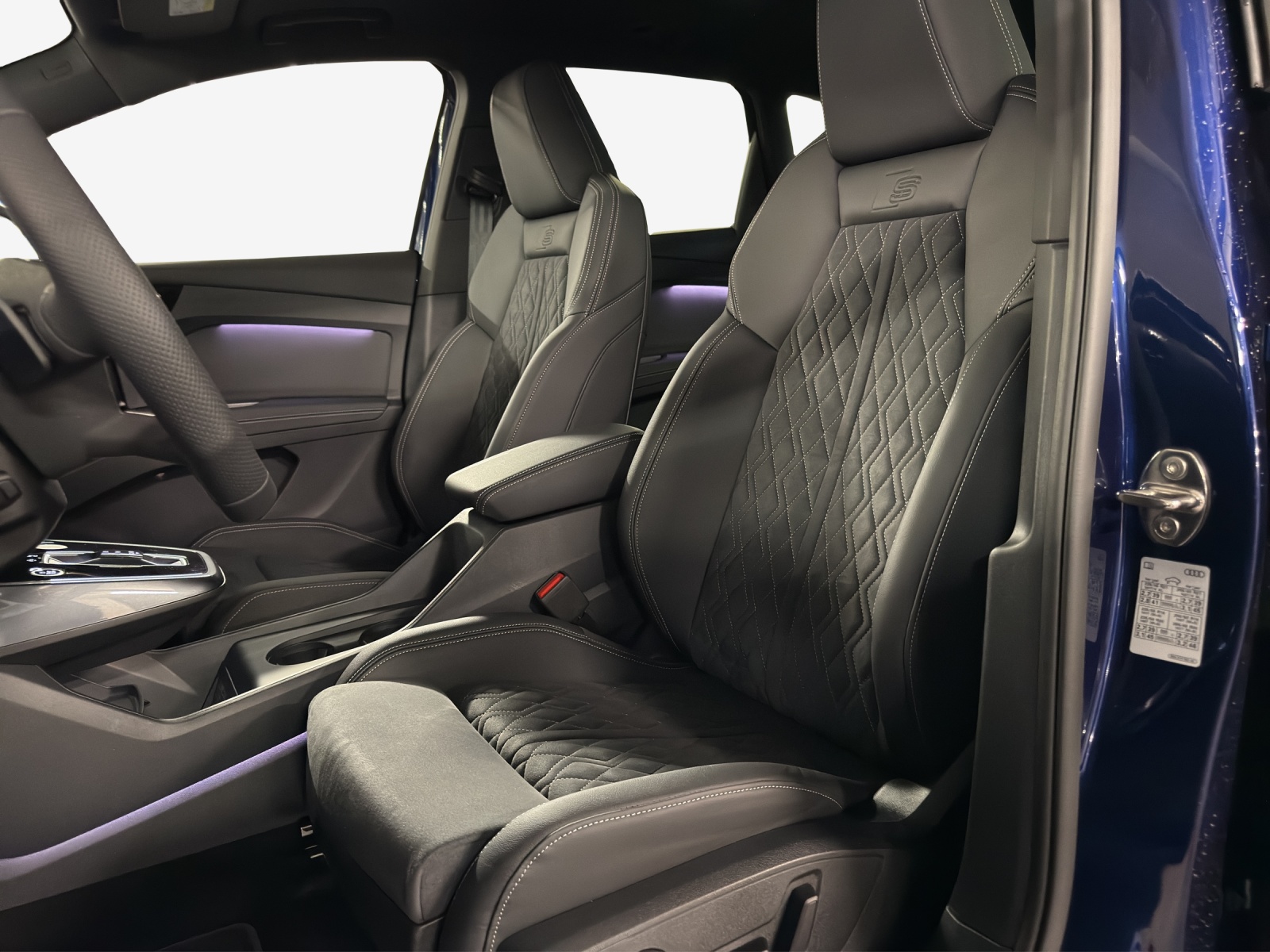 AUDI Q4 e-tron 45 Attraction quattro - 8