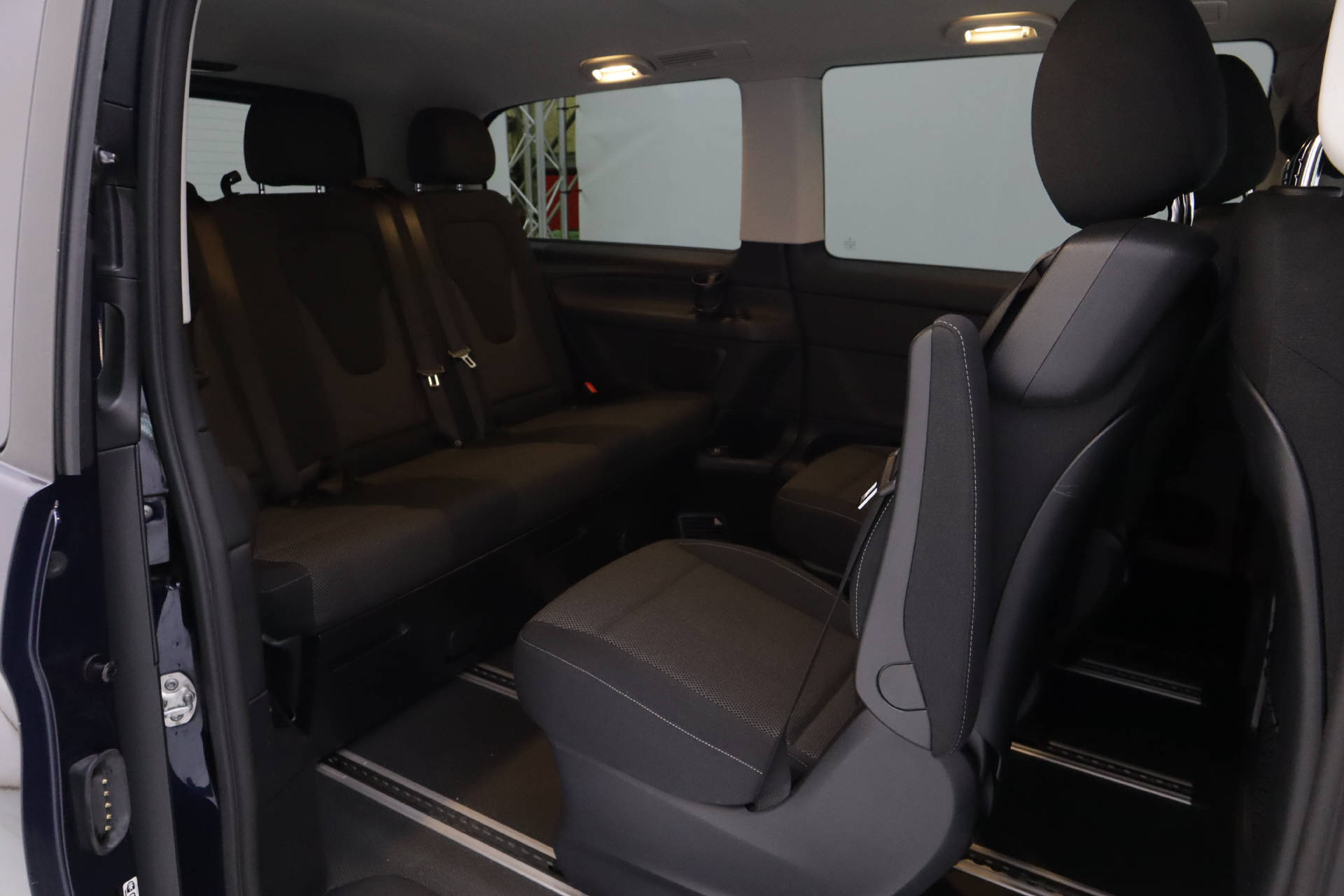 MERCEDES-BENZ V 250 d Trend lang Van-13