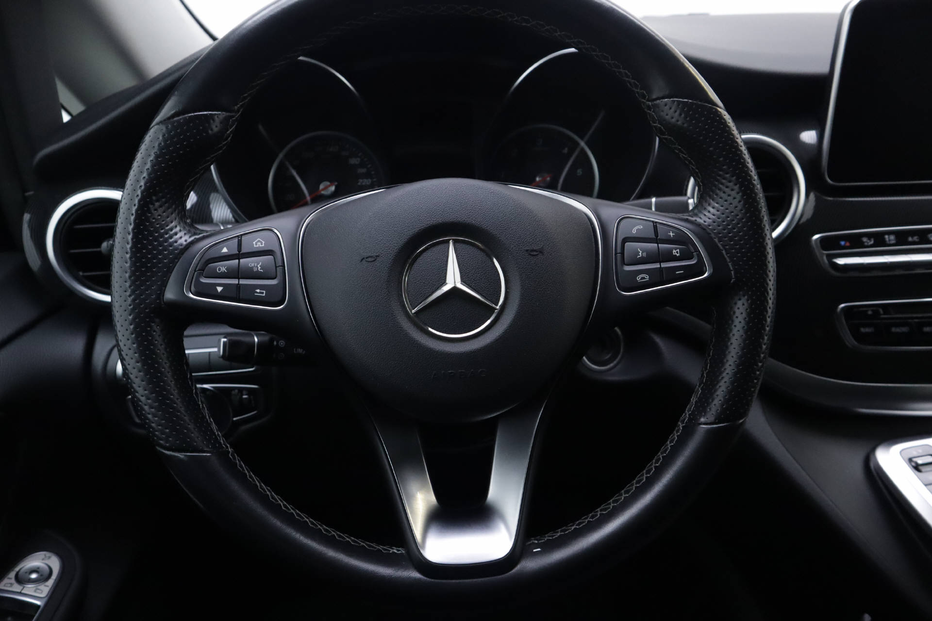 MERCEDES-BENZ V 250 d Trend lang Van-7