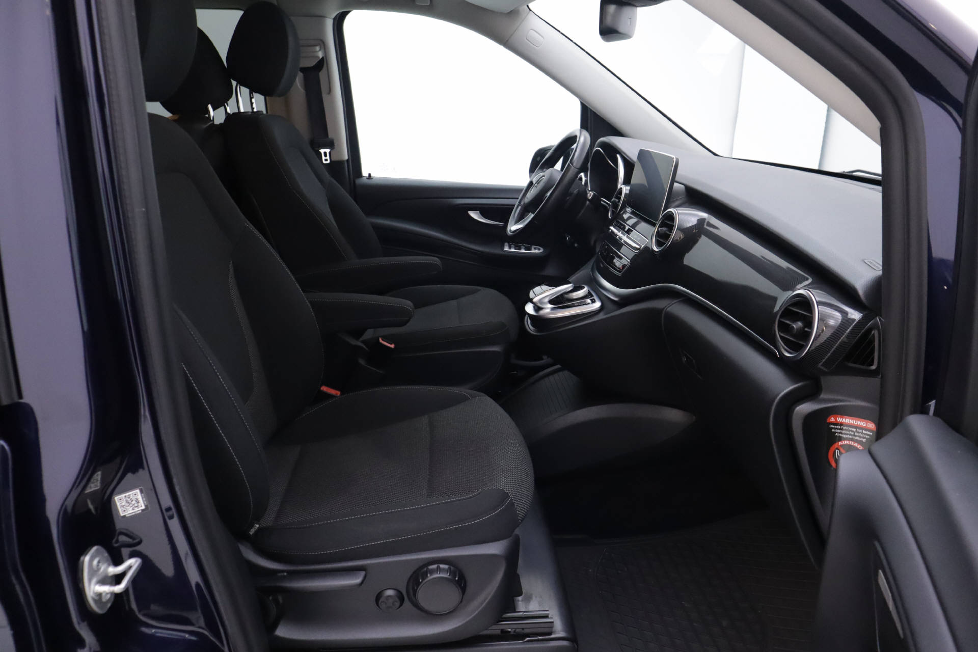 MERCEDES-BENZ V 250 d Trend lang Van-6
