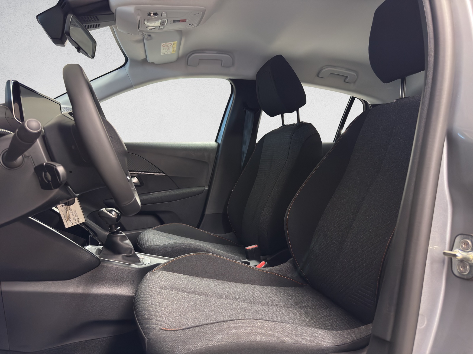 PEUGEOT 208 1.2 PureTech Style - 12