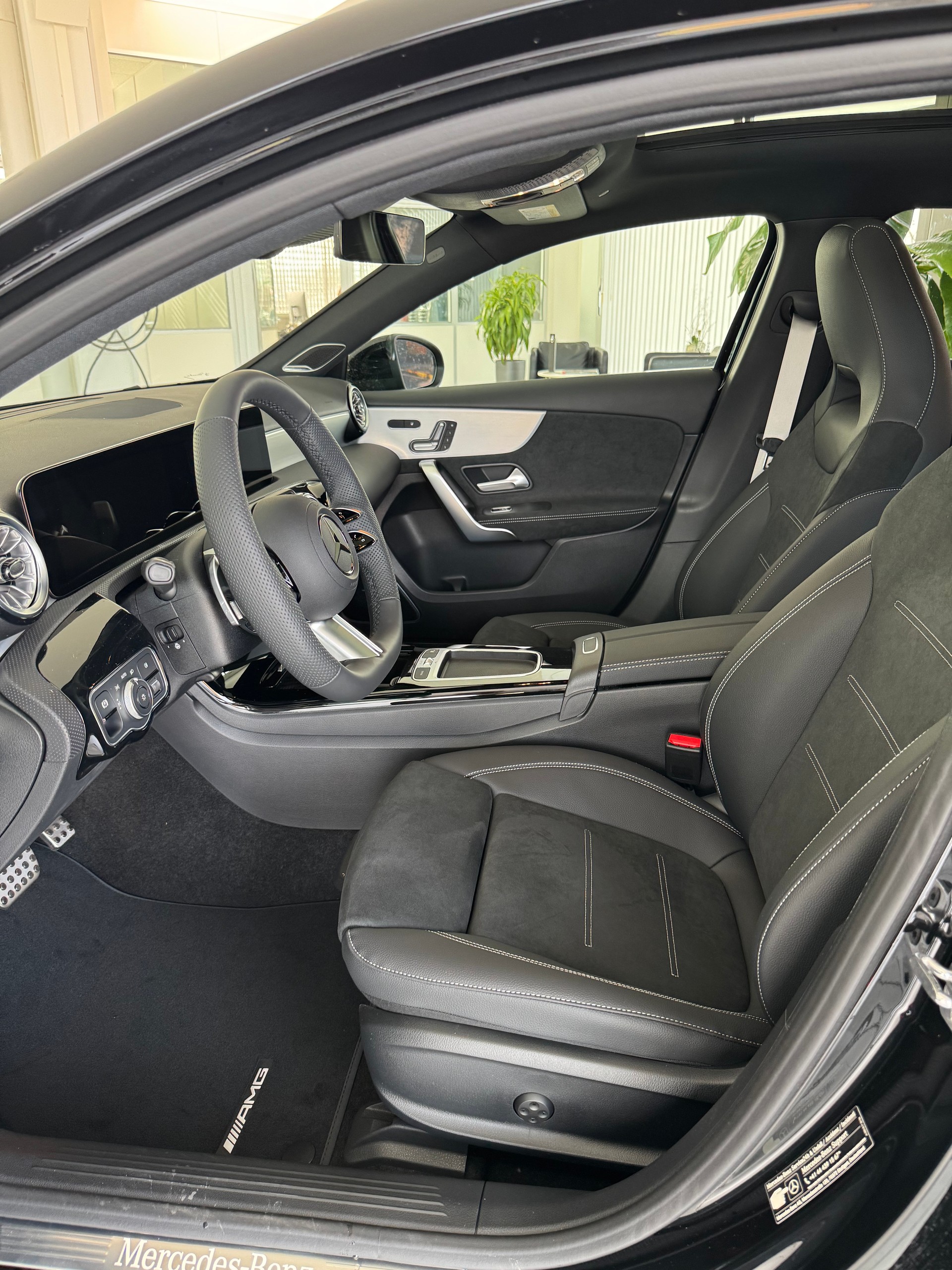 MERCEDES-BENZ A 220 4MATIC Kompaktlimousine - 7