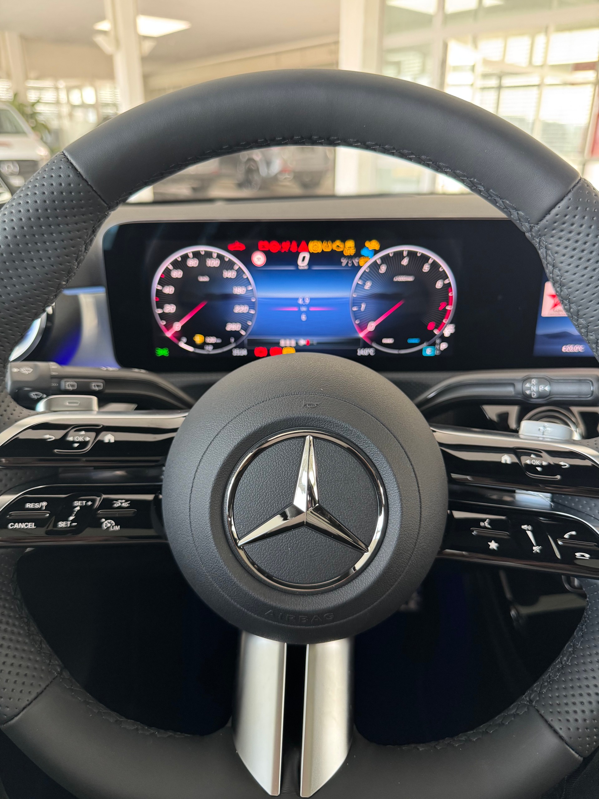 MERCEDES-BENZ A 220 4MATIC Kompaktlimousine - 10
