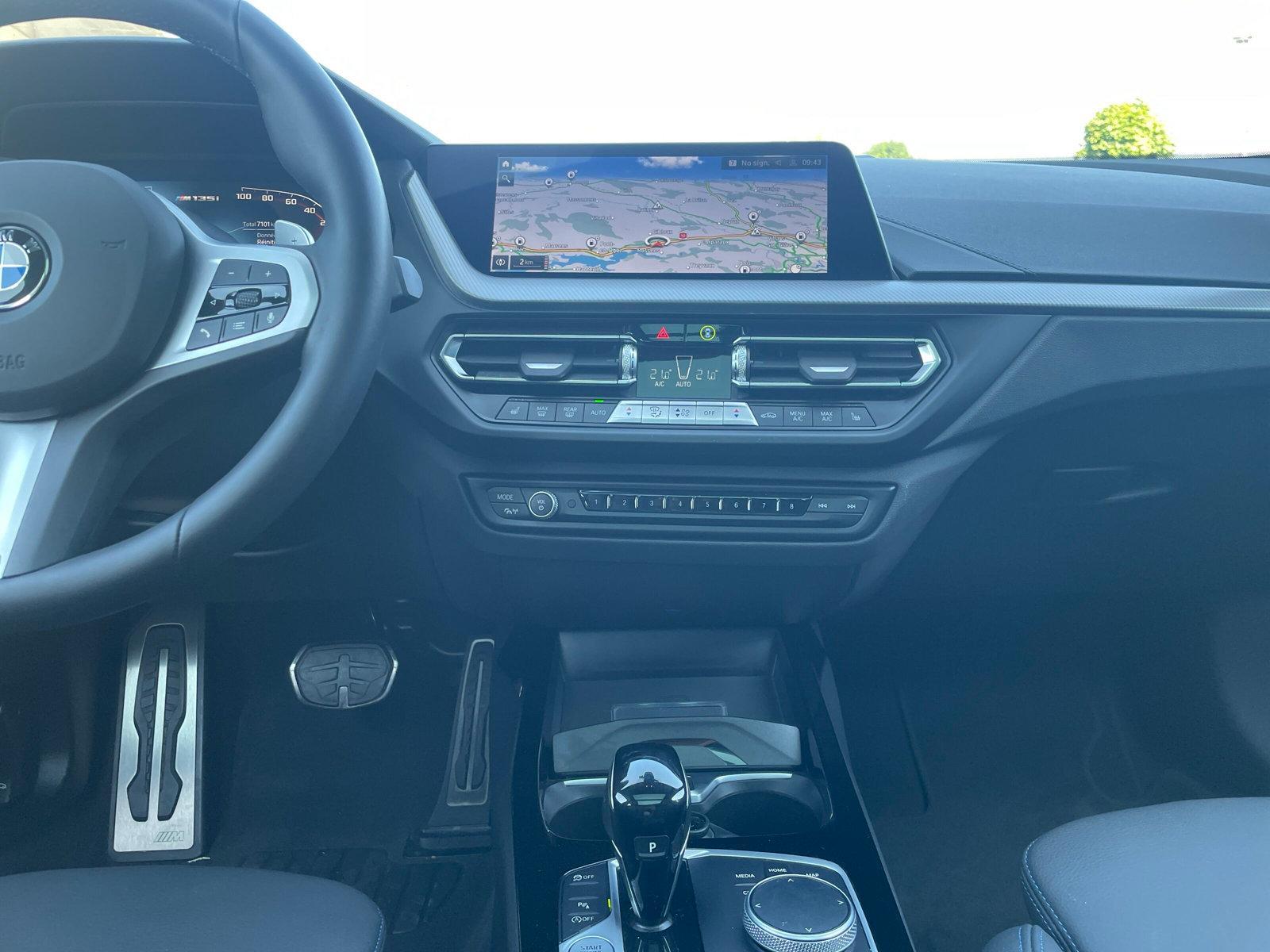 BMW M135i xDrive - 17