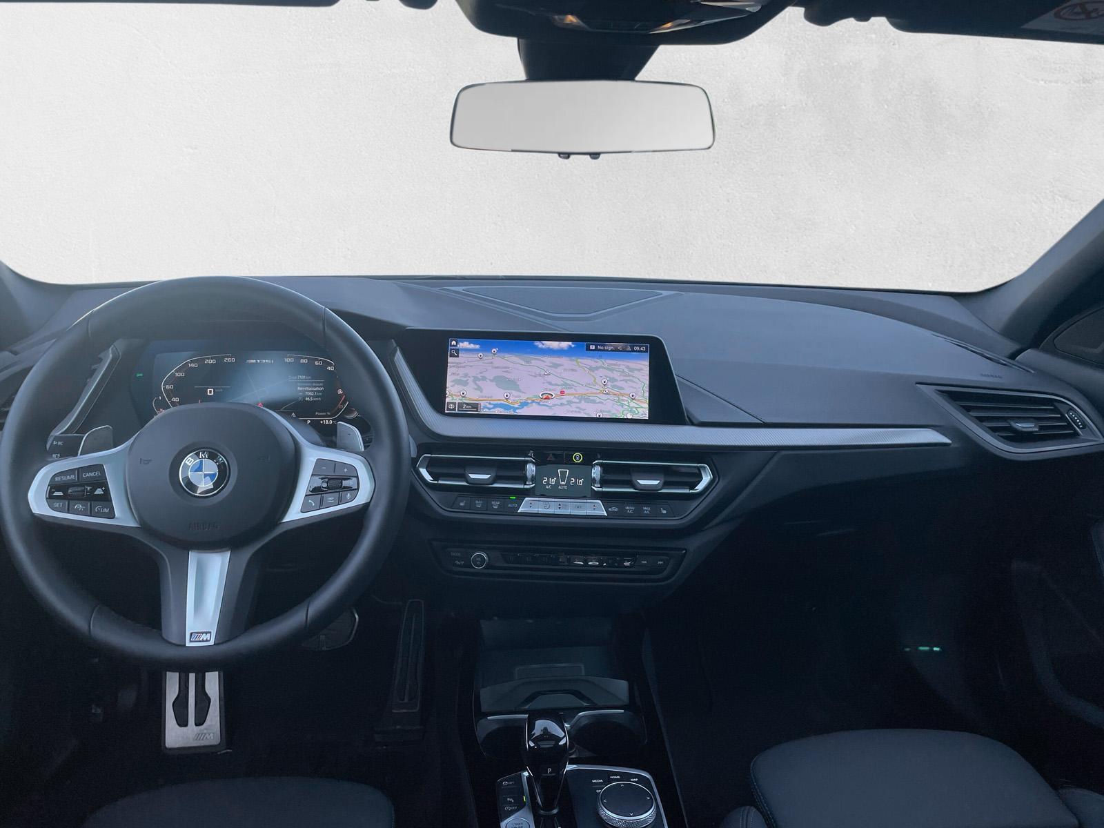 BMW M135i xDrive - 8