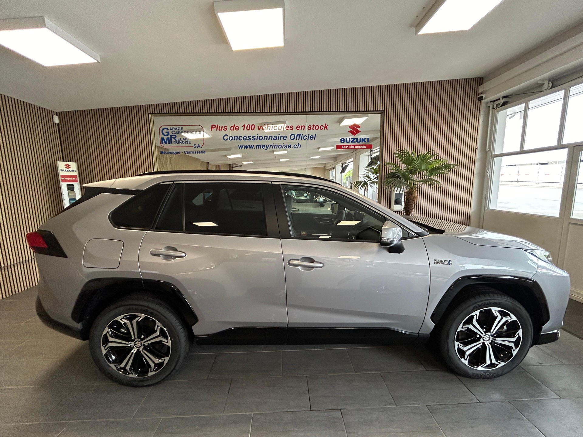 SUZUKI Across 2.5 PHEV Compact Top 4x4