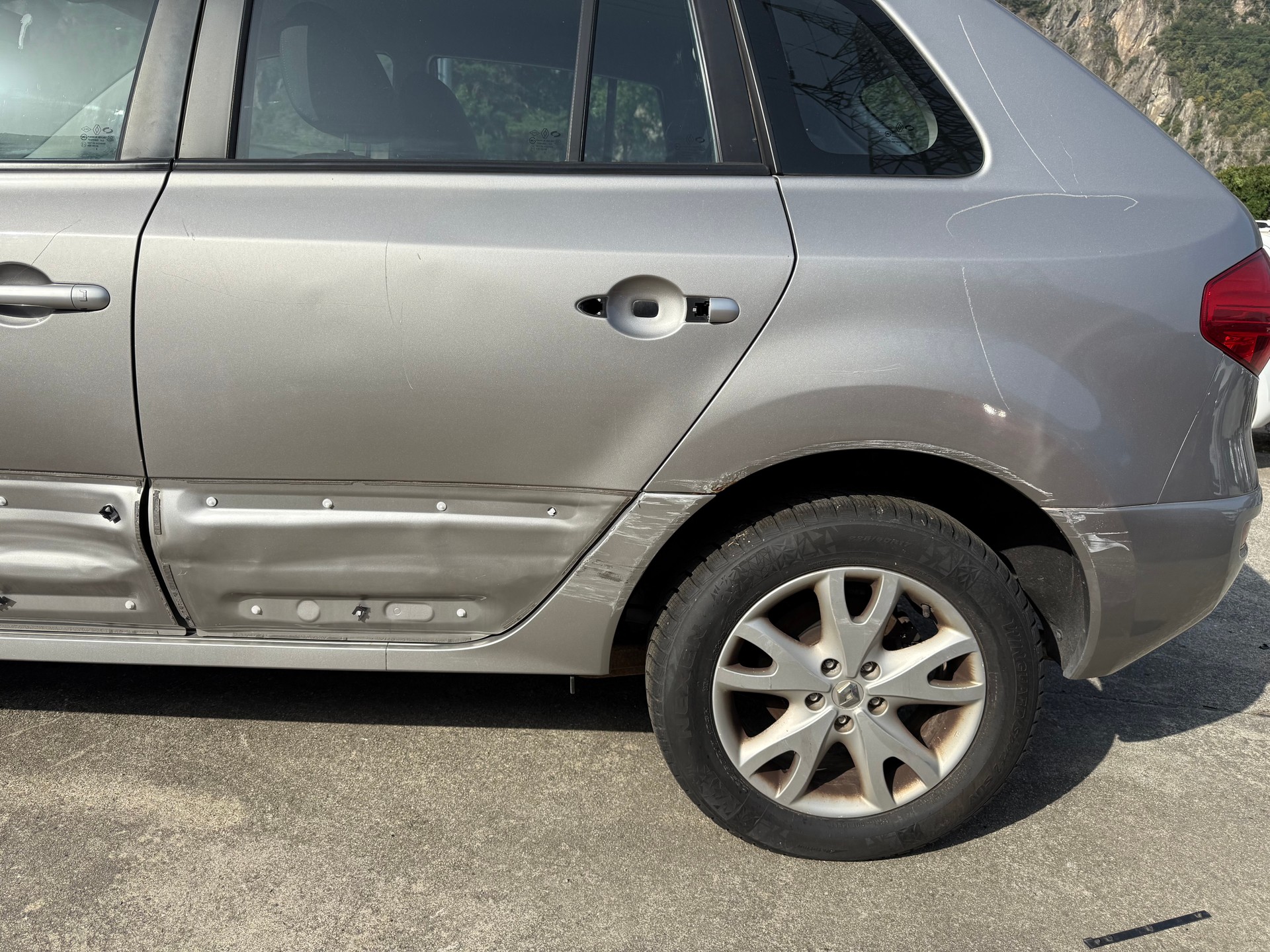 RENAULT Koleos 2.5 Dynamique 4x4 - 9