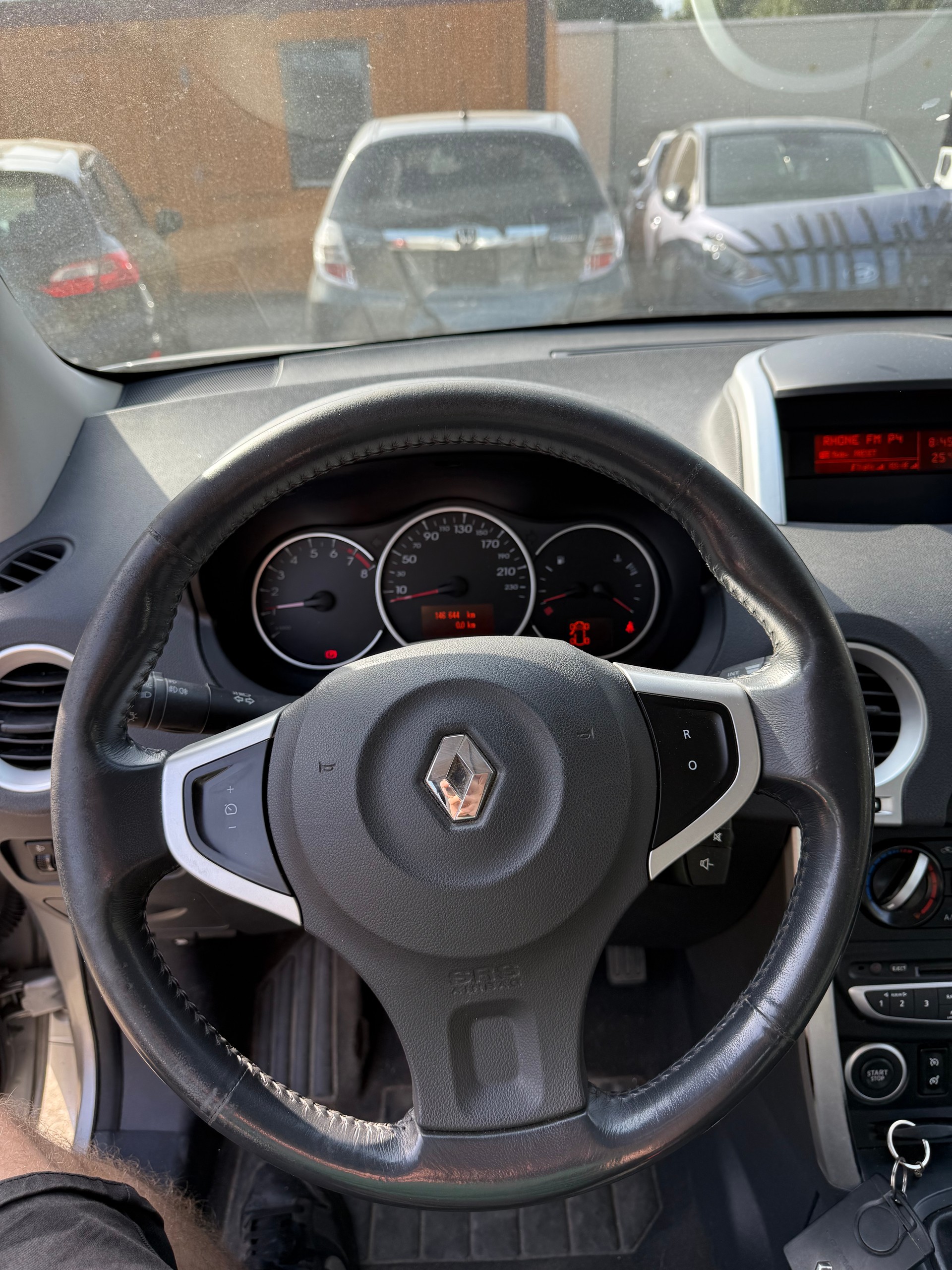 RENAULT Koleos 2.5 Dynamique 4x4 - 12