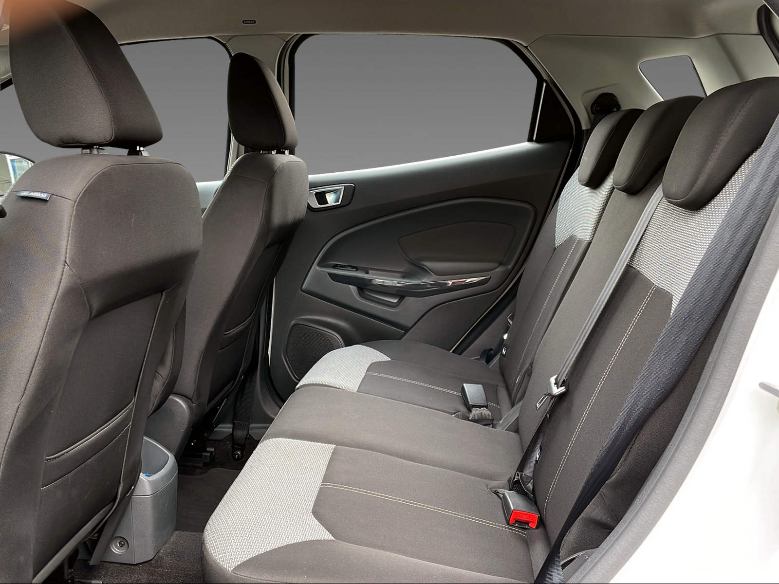 FORD EcoSport 1.0 EcoB 125 Titanium - 9