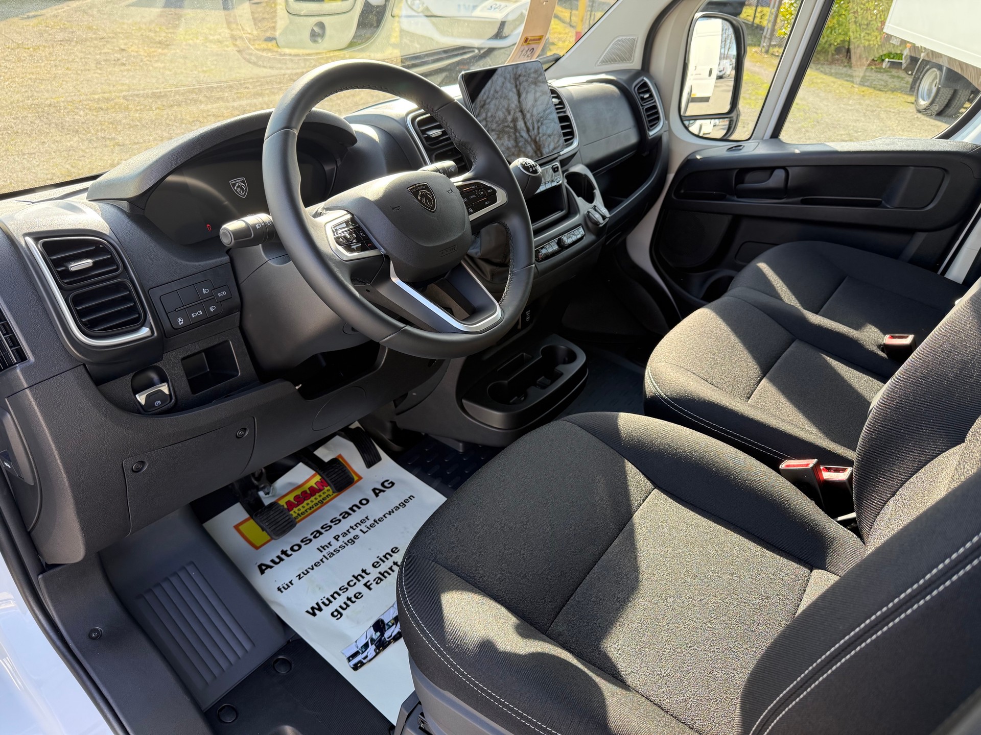 PEUGEOT Boxer 2.2 BlueHDI 140 335 L2H2 Speziell / Camper - 14