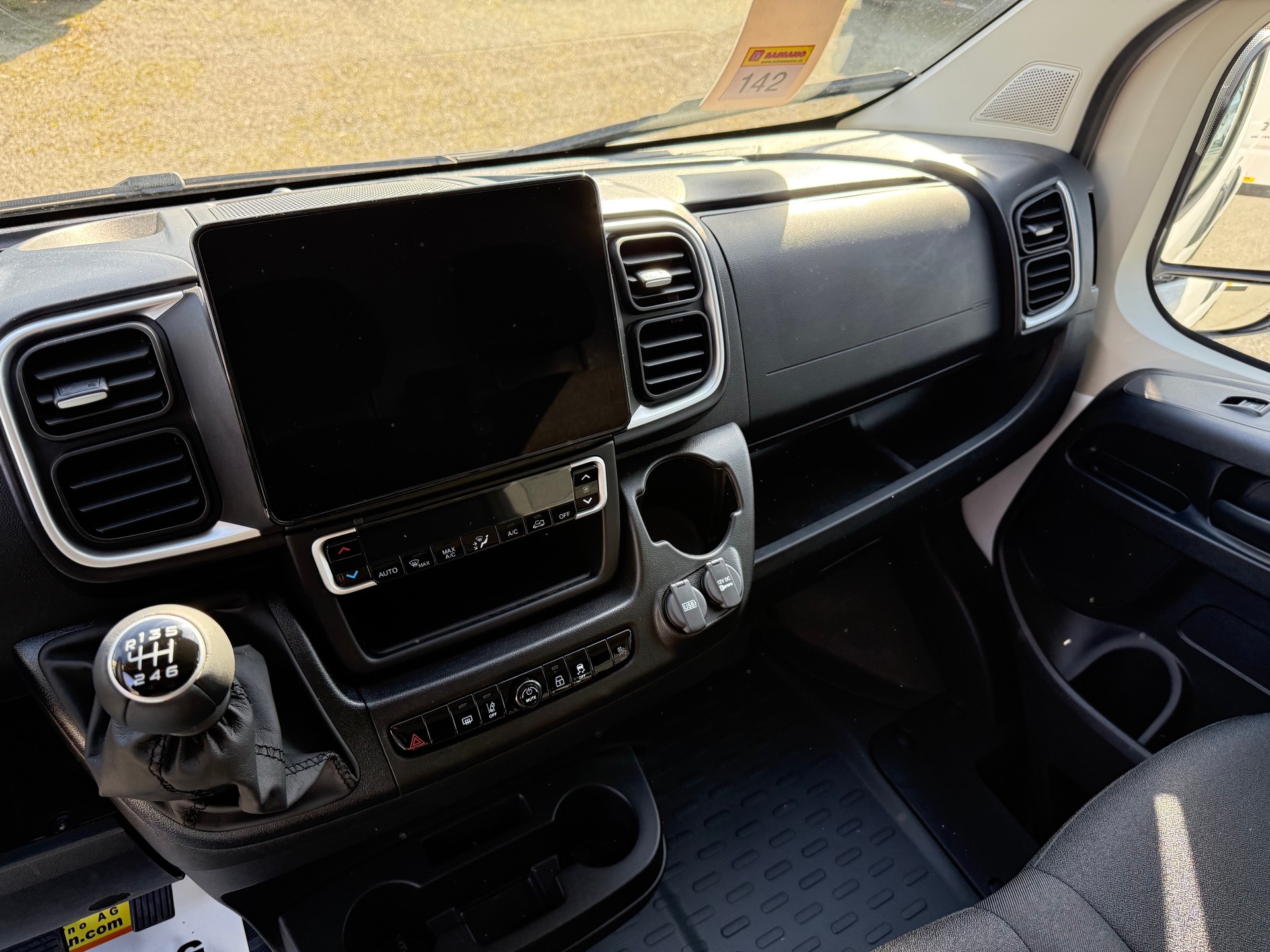 PEUGEOT Boxer 2.2 BlueHDI 140 335 L2H2 Speziell / Camper - 4