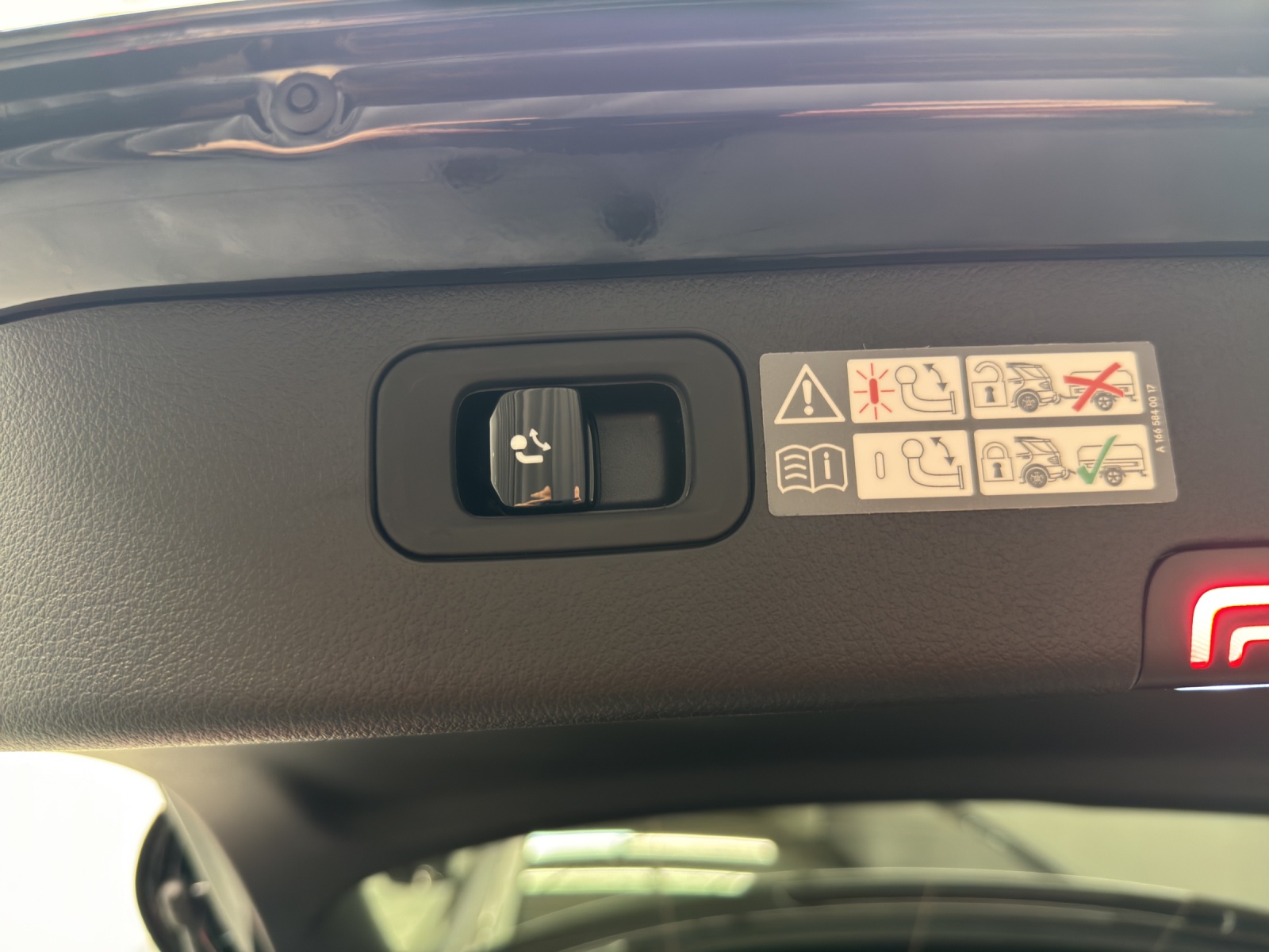 MERCEDES-BENZ C 220 d Swiss Star AMG Line 4matic Kombi - 13