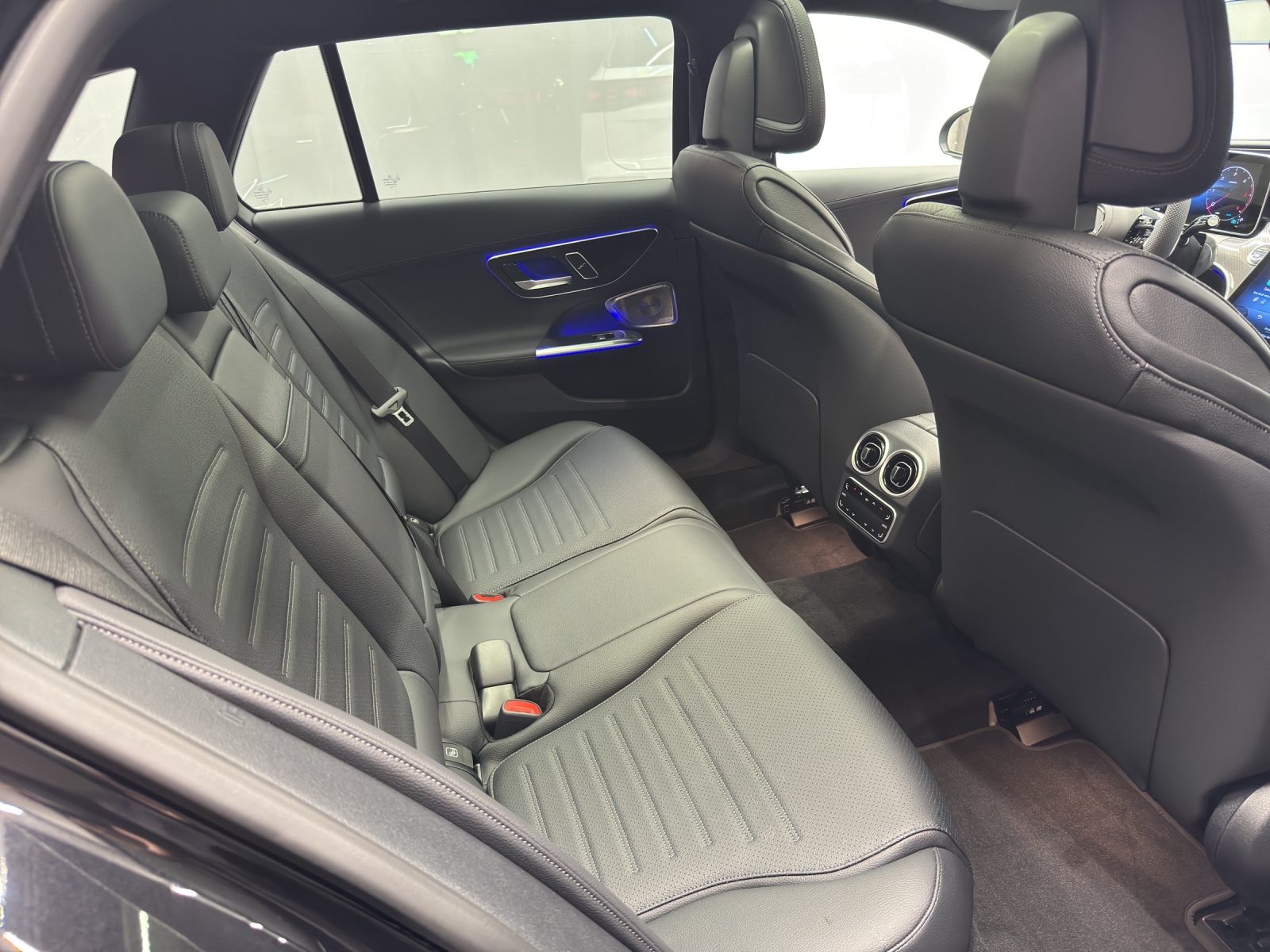 MERCEDES-BENZ C 220 d Swiss Star AMG Line 4matic Kombi - 10