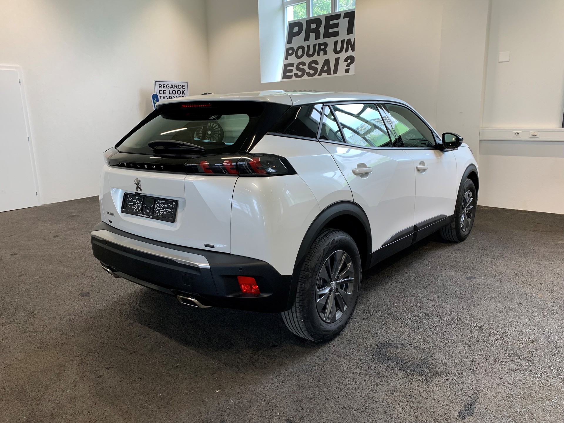 PEUGEOT 2008 1.2 PureTech Active Pack EAT8 - 8